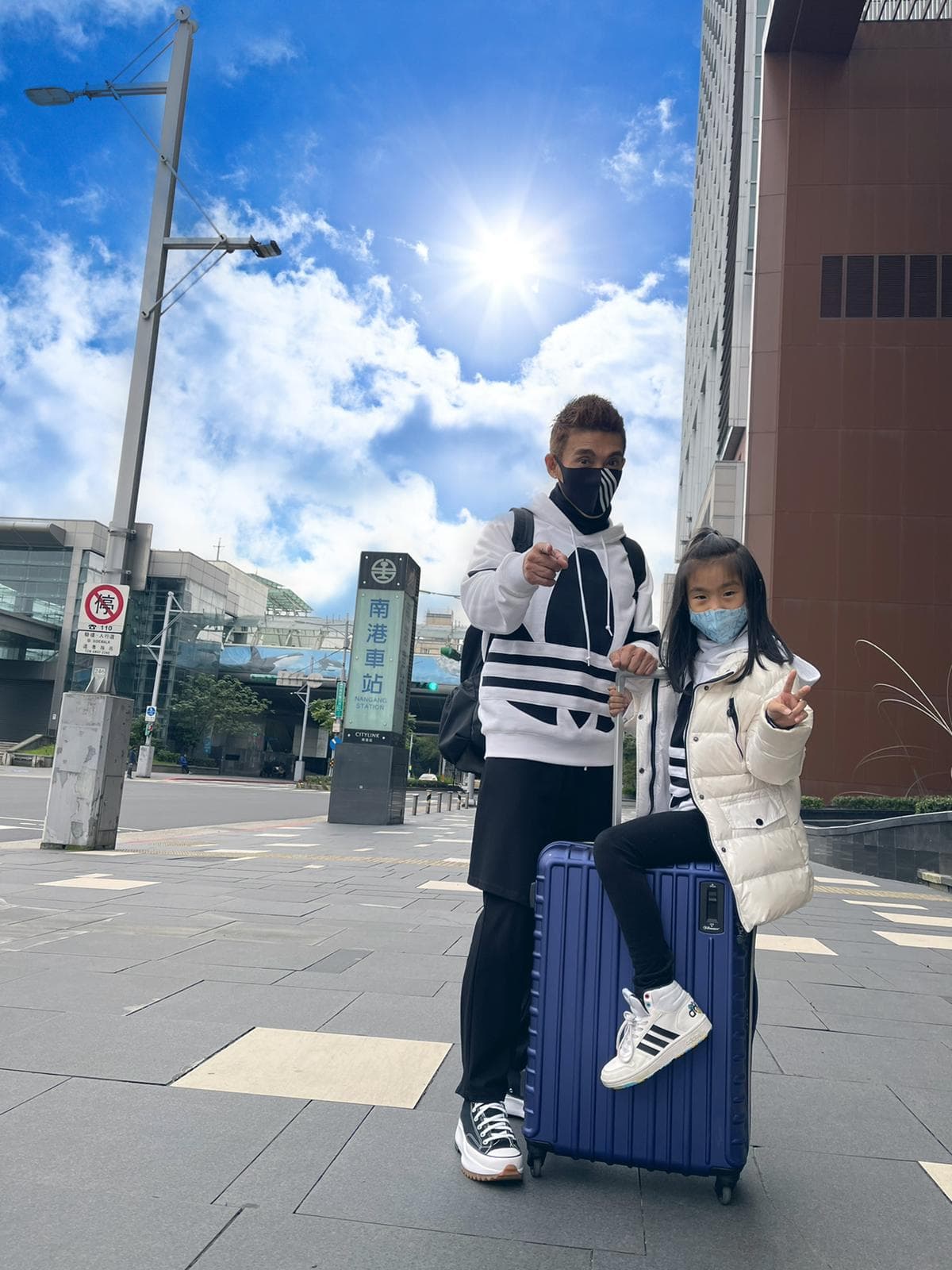 潘若迪愛女潘若拉（右）從小少根筋令他哭笑不得。（艾迪昇傳播提供）