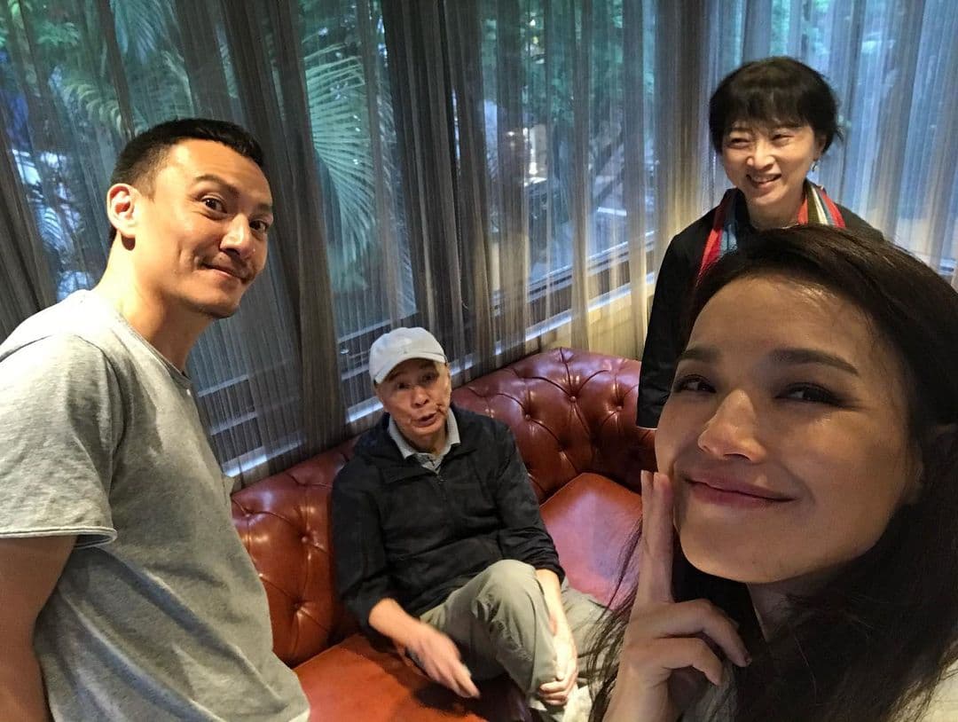 舒淇預定參演侯孝賢新片《舒蘭河上》，並與張震一起跟侯孝賢討論劇本。（翻攝自舒淇IG）