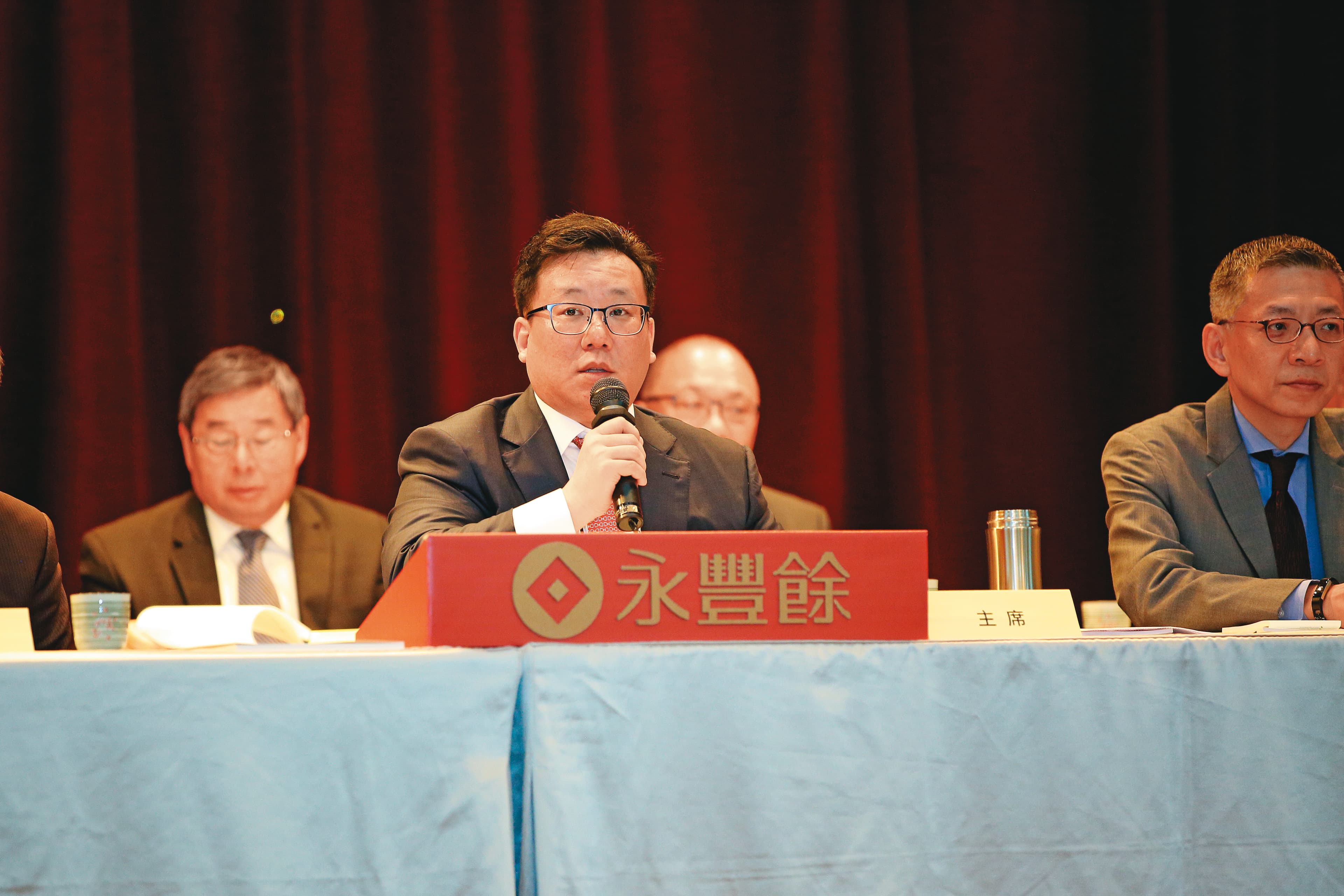法人點名的好公司永豐餘，目前董監持股偏低，容易受市場派覬覦。