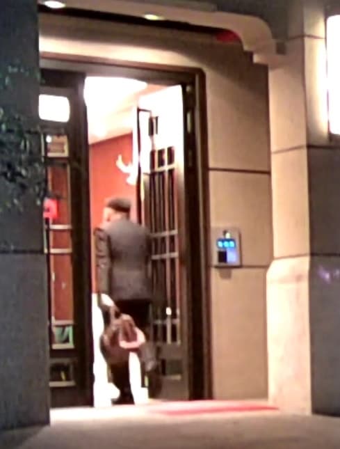2020年12月14日18：34：25，王定宇再回家。