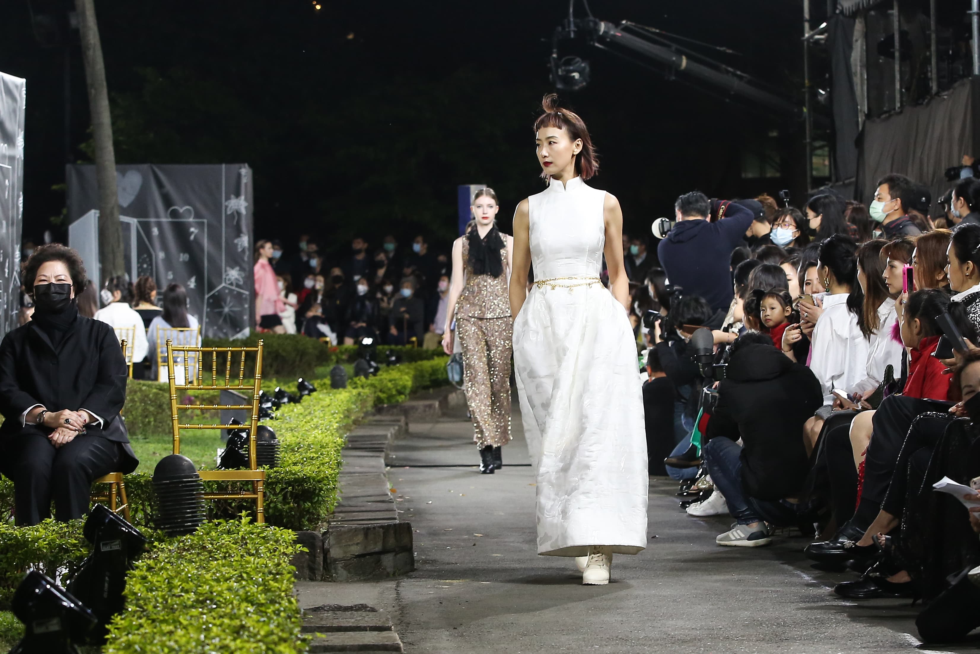 44歲陸明君依然保持model身材，為夏姿．陳走秀寶刀未老。