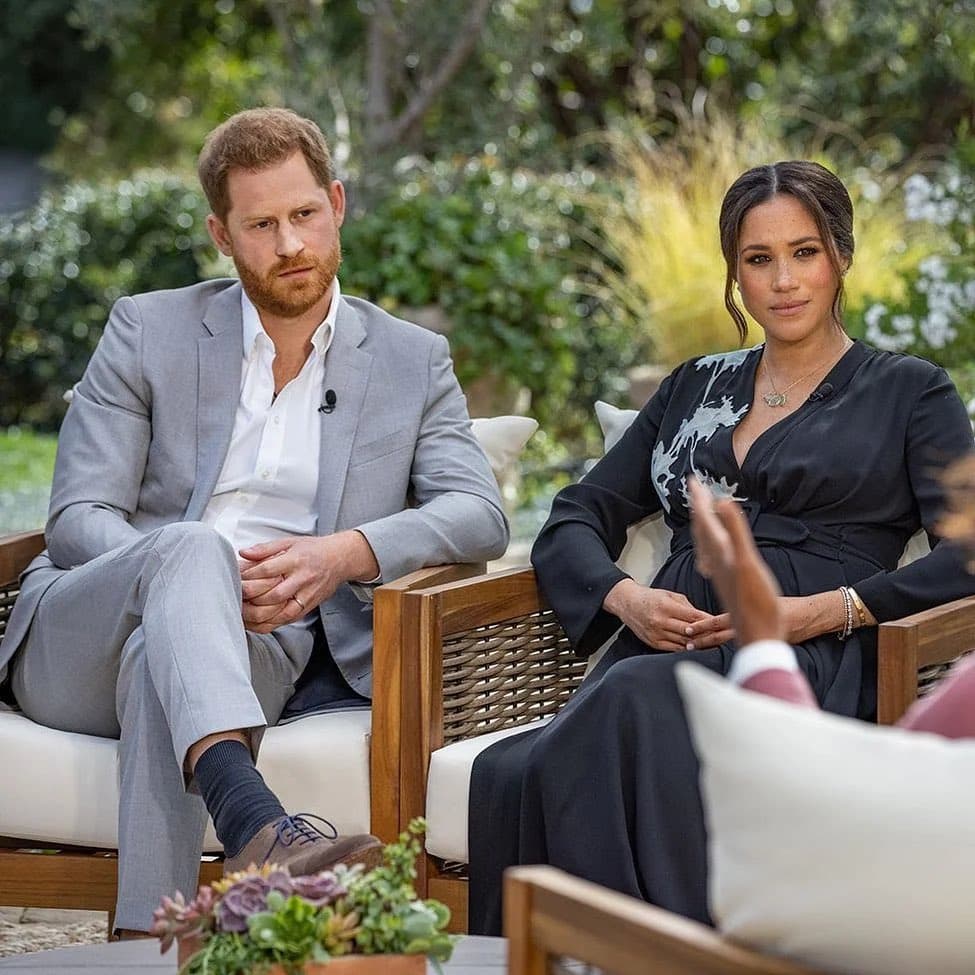 梅根(右)和夫婿哈利王子在歐普拉節目中大爆王室猛料。(翻攝meghanmarkle_official IG)