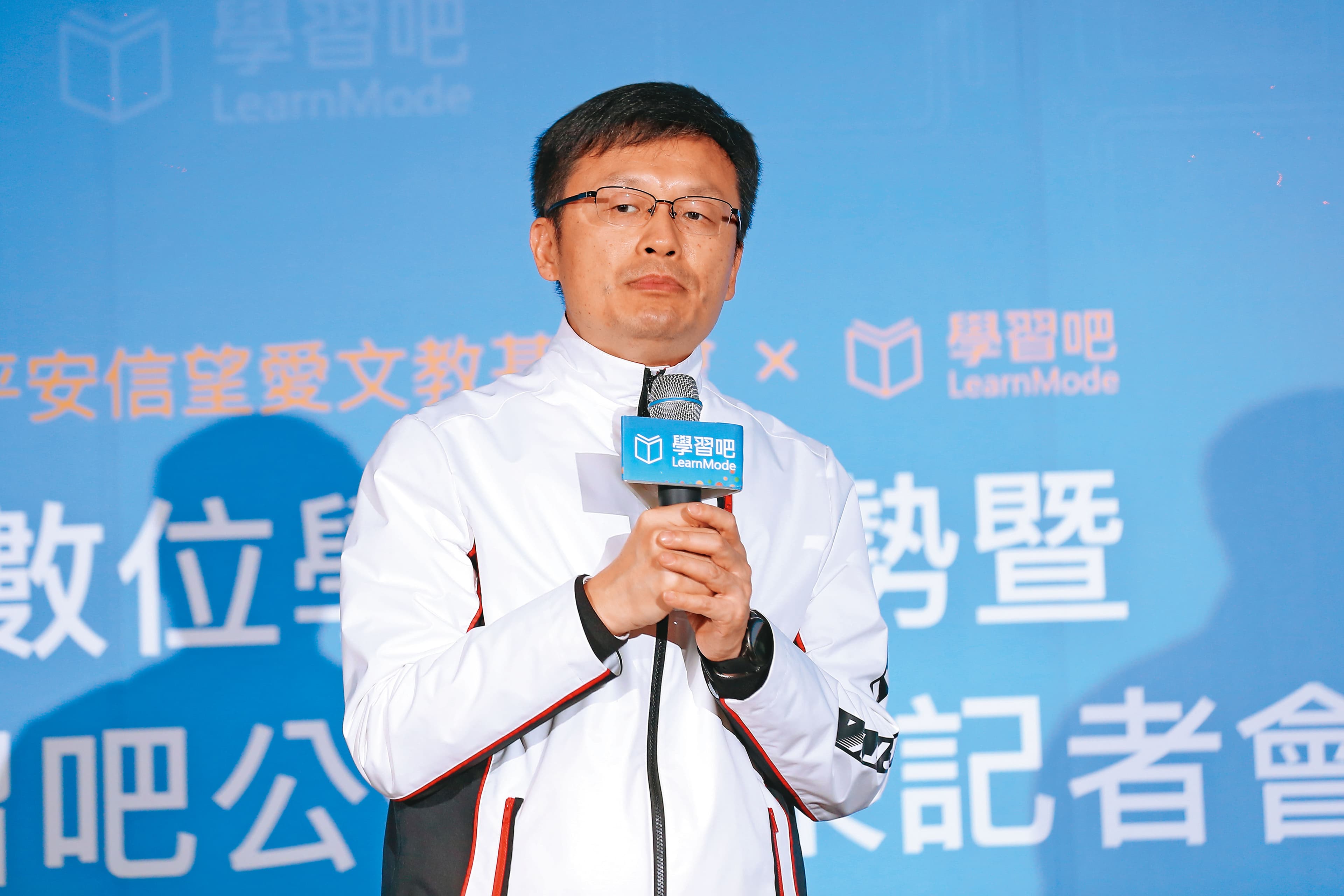 張明文擔任桃園縣教育處長時，遭控圖利私校，被地檢署依貪汙罪嫌起訴。