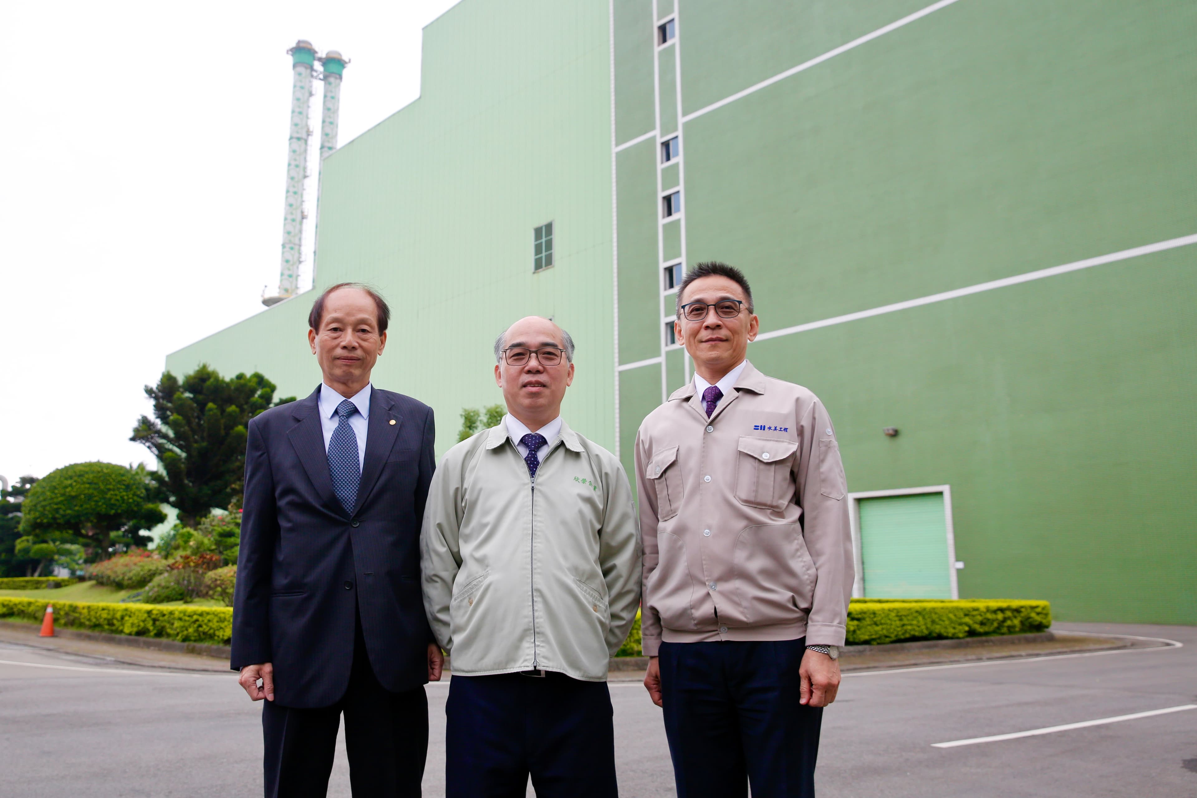 為讓外界更了解旗下轉投資事業，相關企業主管也特別現身說明。左起為長榮鋼鐵副總葉佳全、欣榮董事長張萬全、水美工程總經理林仁明。