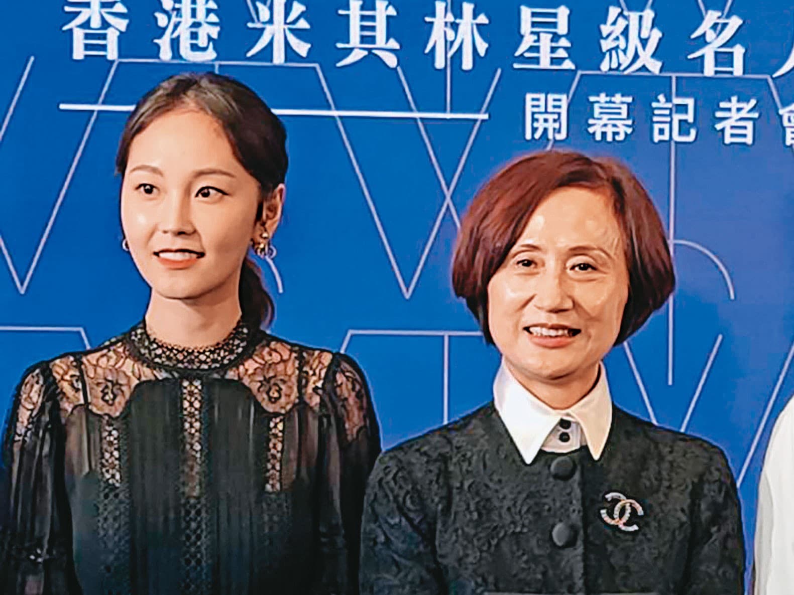 漢來集團第2代接班人侯嘉騏（左）是留美學霸，將銜父親侯西峰之命出任職籃「全家海神隊」領隊。（中央社）