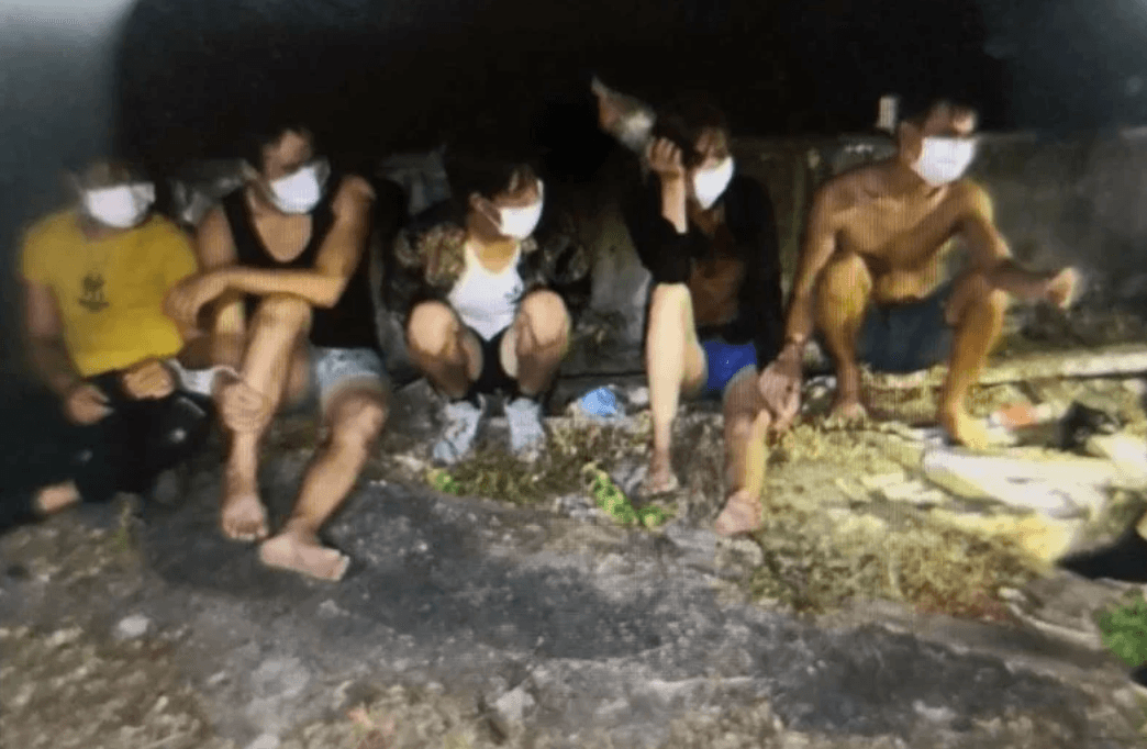 相同的人蛇集團去年9月就曾偷渡35名偷渡客上岸被逮。（海巡署提供）
