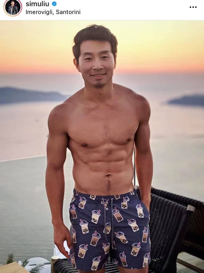 《尚氣》男主角劉思慕接下這位超級英雄角色後，引來超多負評，為此他反問大家︰「我很醜嗎？」（翻攝自劉思慕IG）