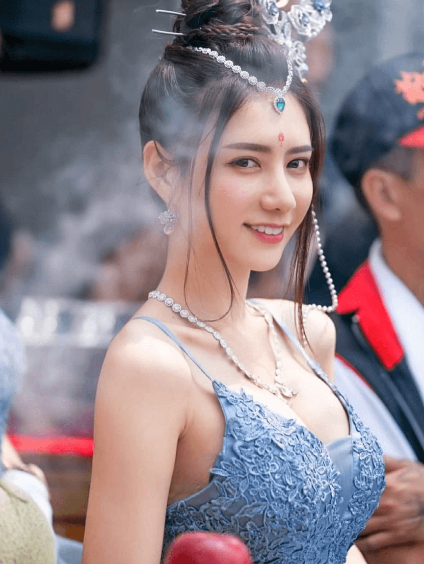 復出的家家，受邀擔任台南安南區海尾朝皇宮禮生。（翻攝自家家IG）