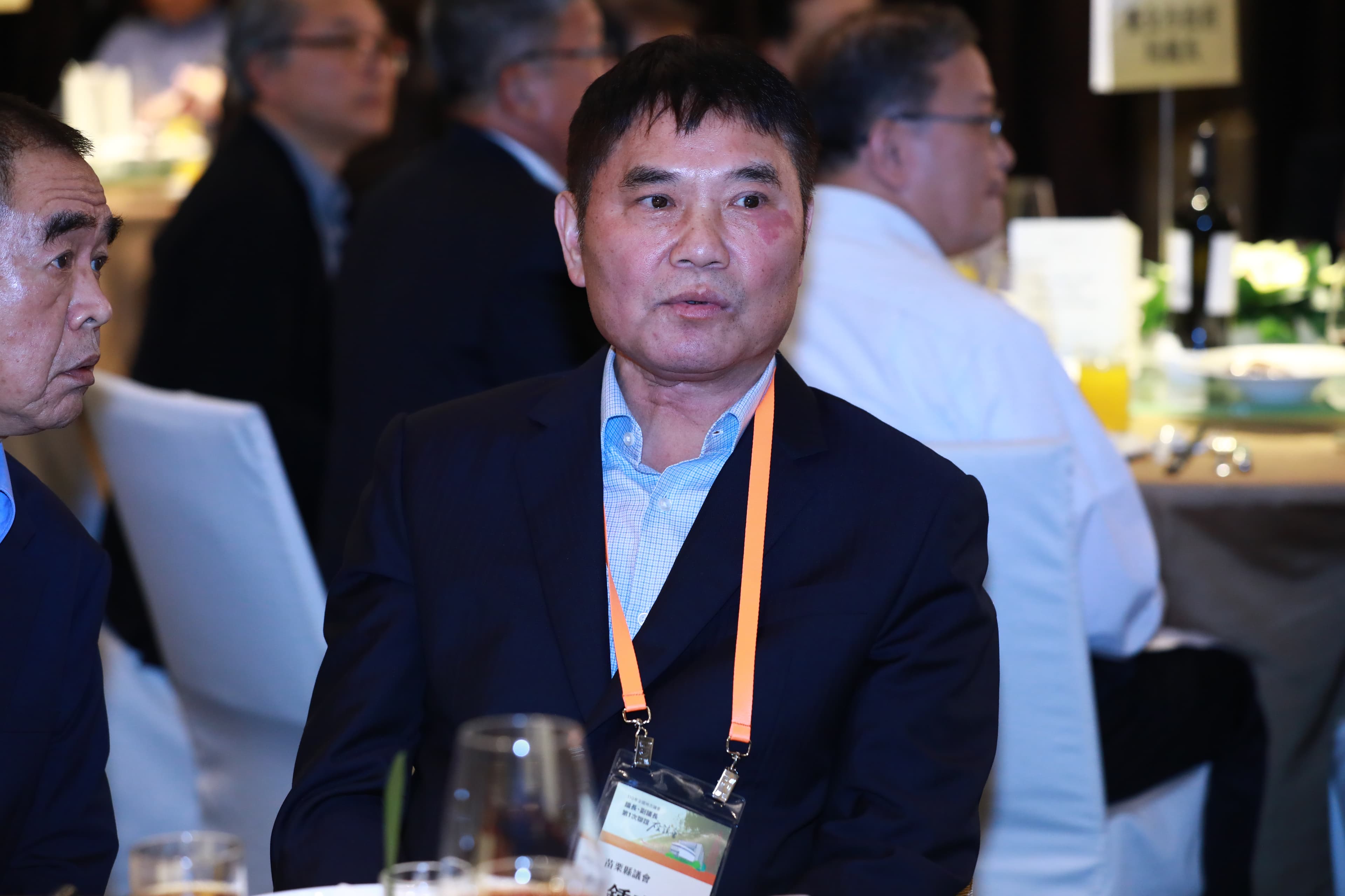 兼任苗栗縣黨部主委的苗栗縣議長鍾東錦，被綠營點名曾有被管訓的紀錄。