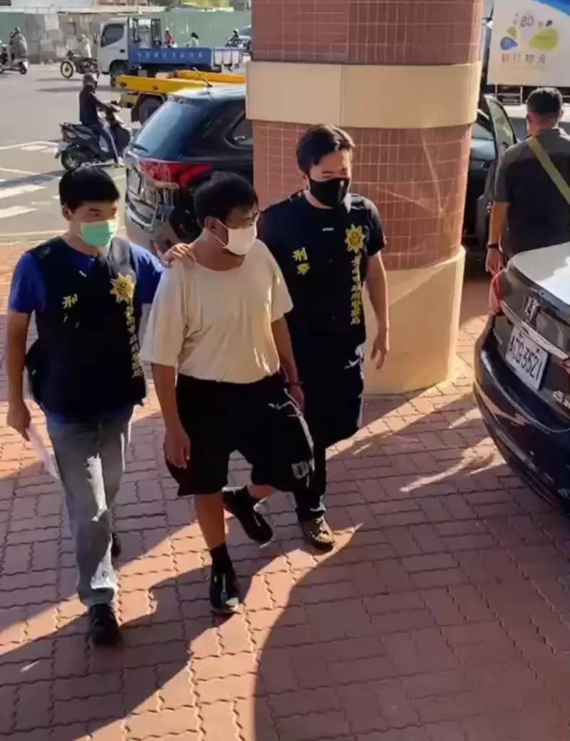 王男大鬧分局偵查隊、要求台南分局長出來抬後，被驗出毒品反應遭逮。（翻攝畫面）