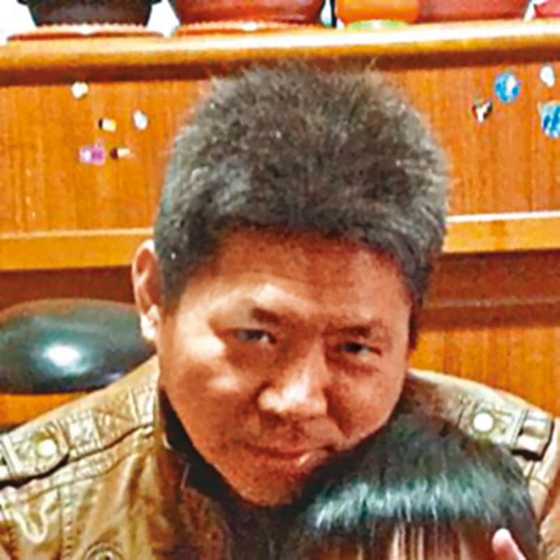 時任大寮監獄戒護科長的王世倉，被控派人把柯文芳帶出工場送死。（翻攝畫面）