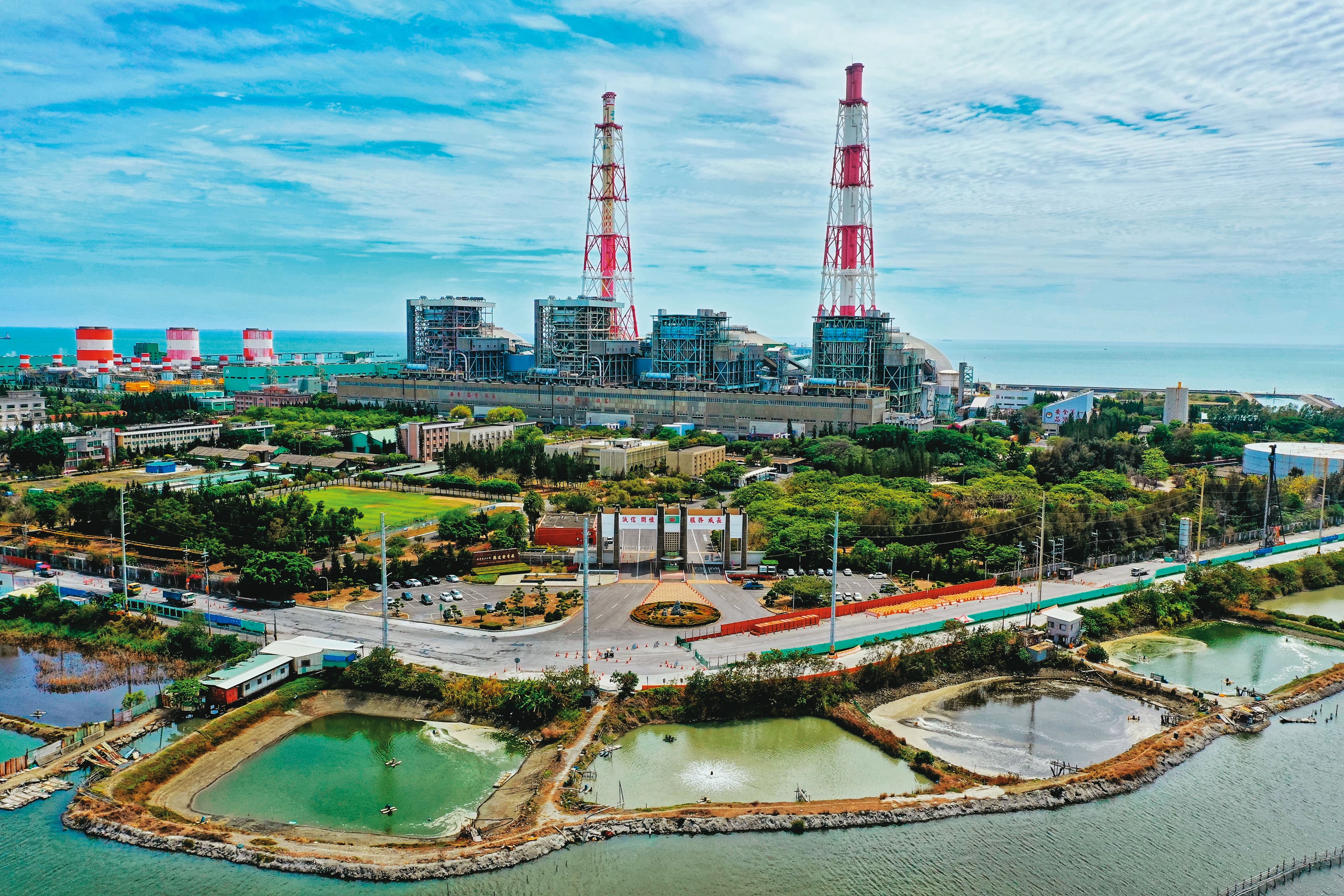 近日缺電、缺水消息頻傳，市場充滿不確定性。