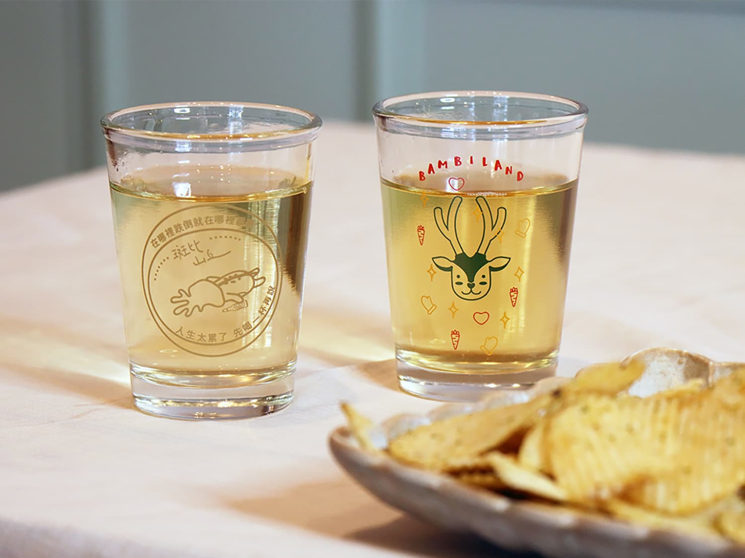 斑比山丘「人生太累了 啤酒杯」，復刻台式設計即刻俘獲芳心，自己喝也可以很Chill。（斑比山丘Bambi Land提供）