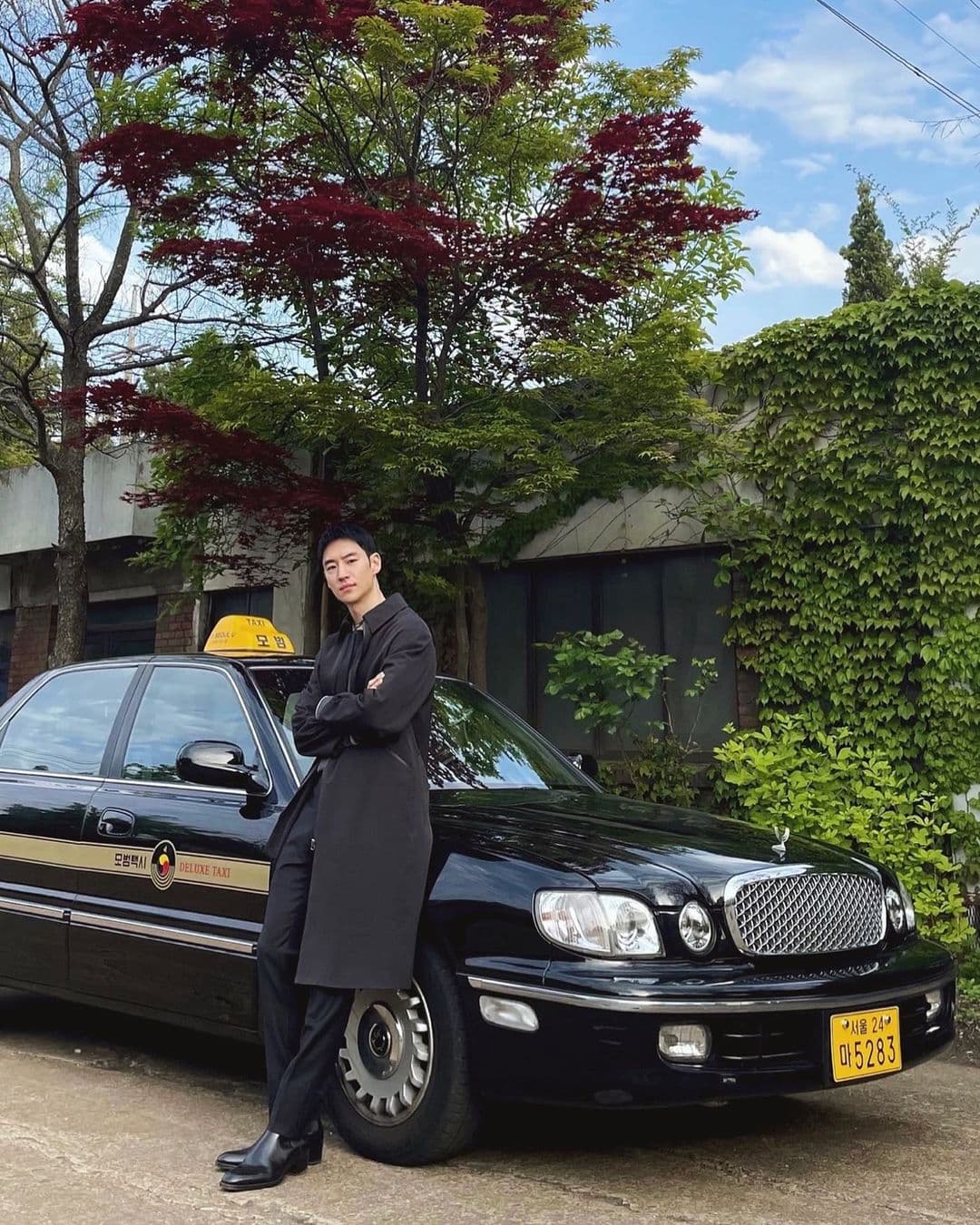 李帝勳在《模範計程車》飾演「代客復仇」的計程車司機。（翻攝李帝勳IG）