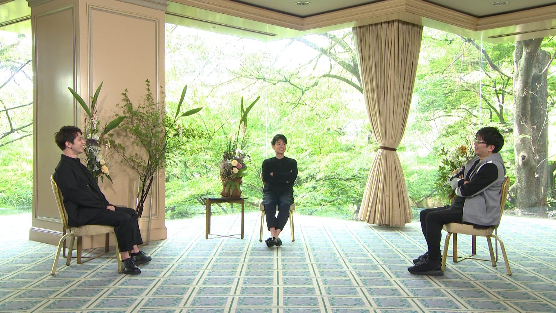 佐藤健（中）和Taka、《神劍闖江湖》電影導演大友啓史對談，從入行契機聊到結婚觀。（翻攝自富士電視台）