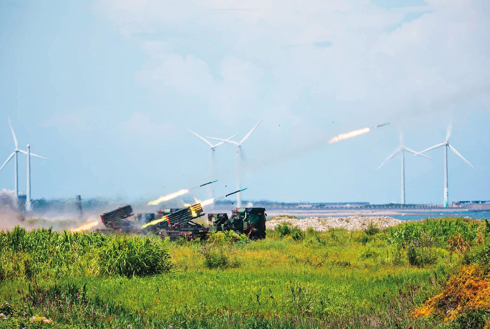 此次兵推中，國軍利用飛彈及火箭反制對岸的攻擊，並摧毀對方重要軍事設施。（國防部提供）