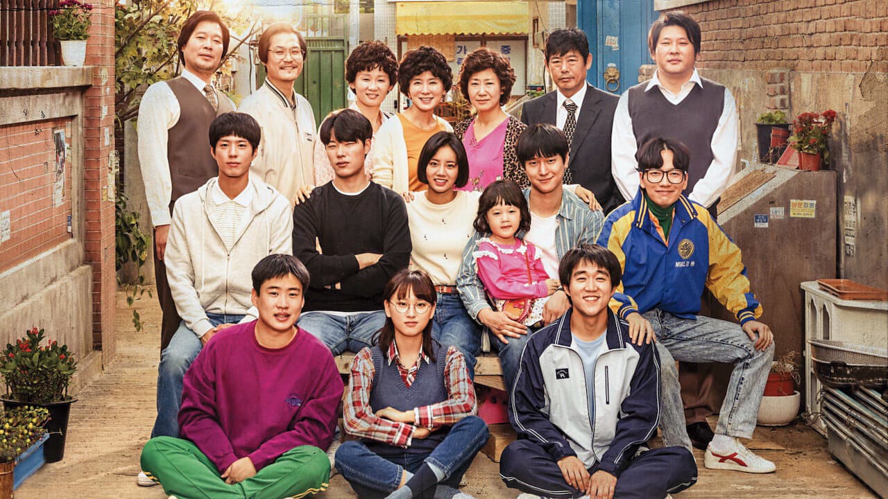 申元浩導演的《請回答》系列膾炙人口，朴寶劍（中排左一）就是《請回答1988》捧紅的。（TvN提供）