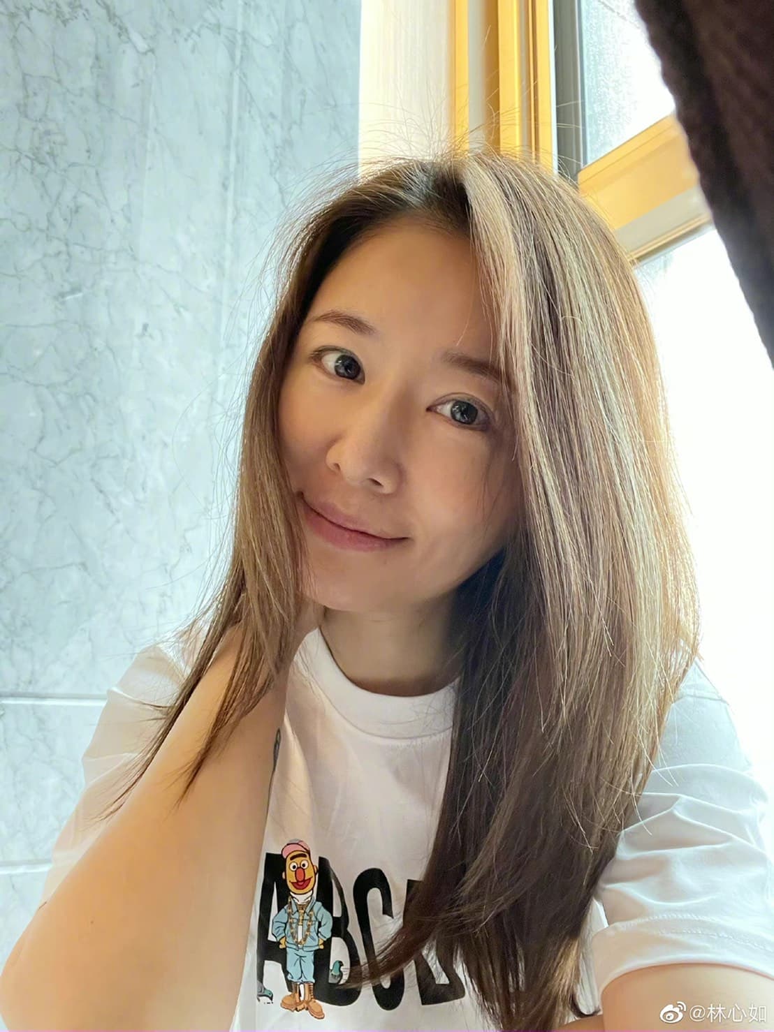 林心如2017年產後不到2個月，就迅速恢復身材。（翻攝自林心如微博）