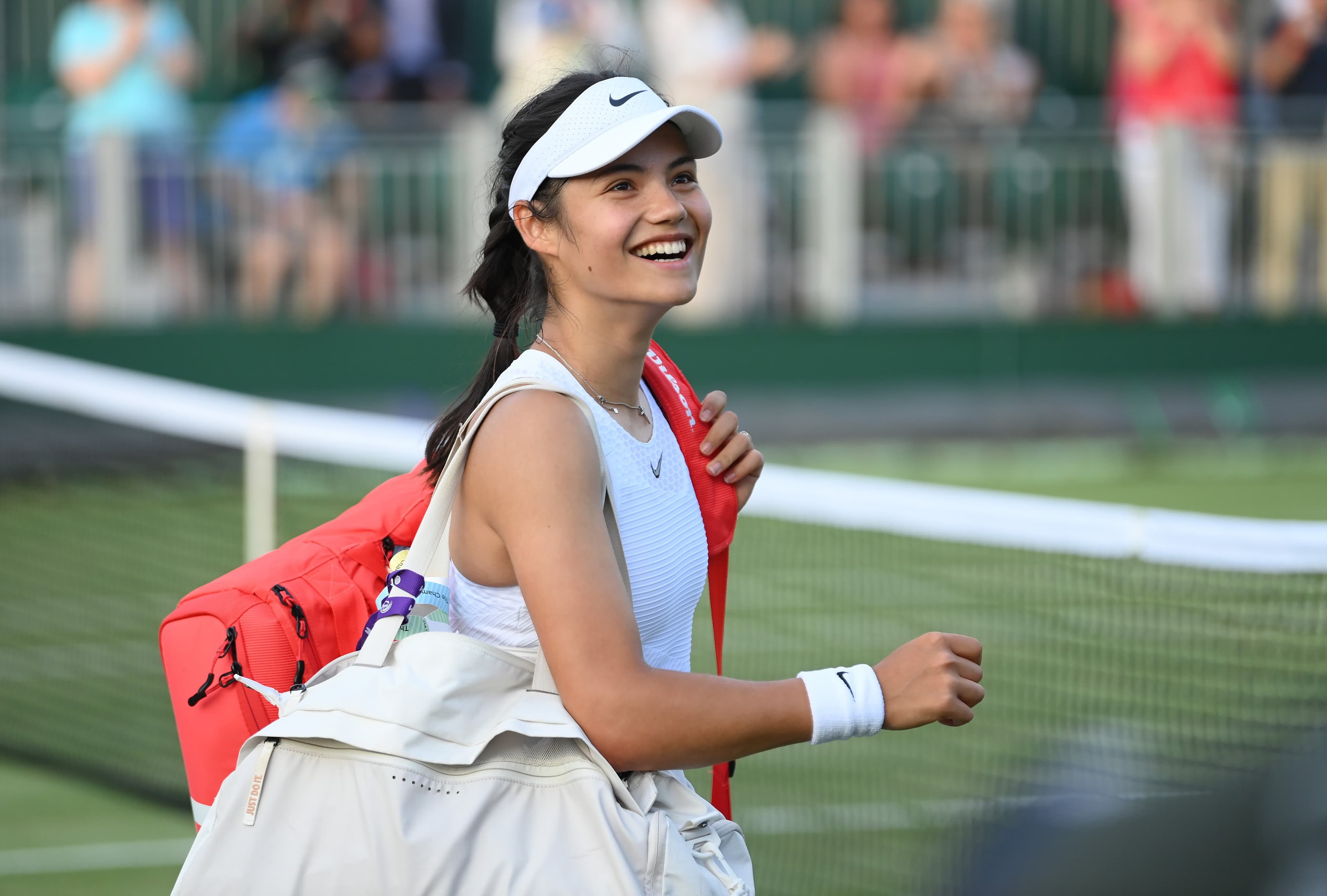  拉杜卡努以黑馬之姿勇闖溫網16強，亞洲球迷覺得她長得像歌手楊丞琳。（翻攝WTA推特）