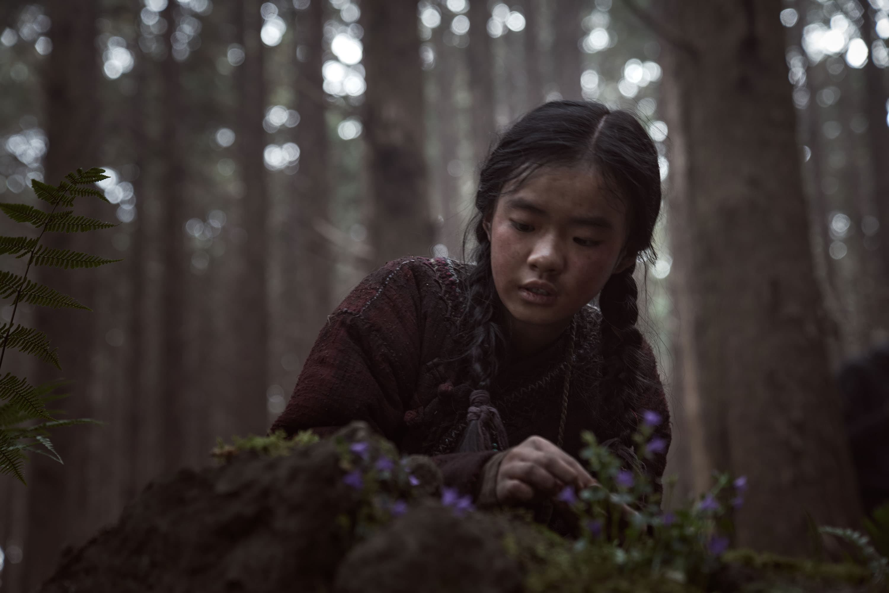 金是兒飾演小雅信，發現生死草的祕密。（Netflix提供）