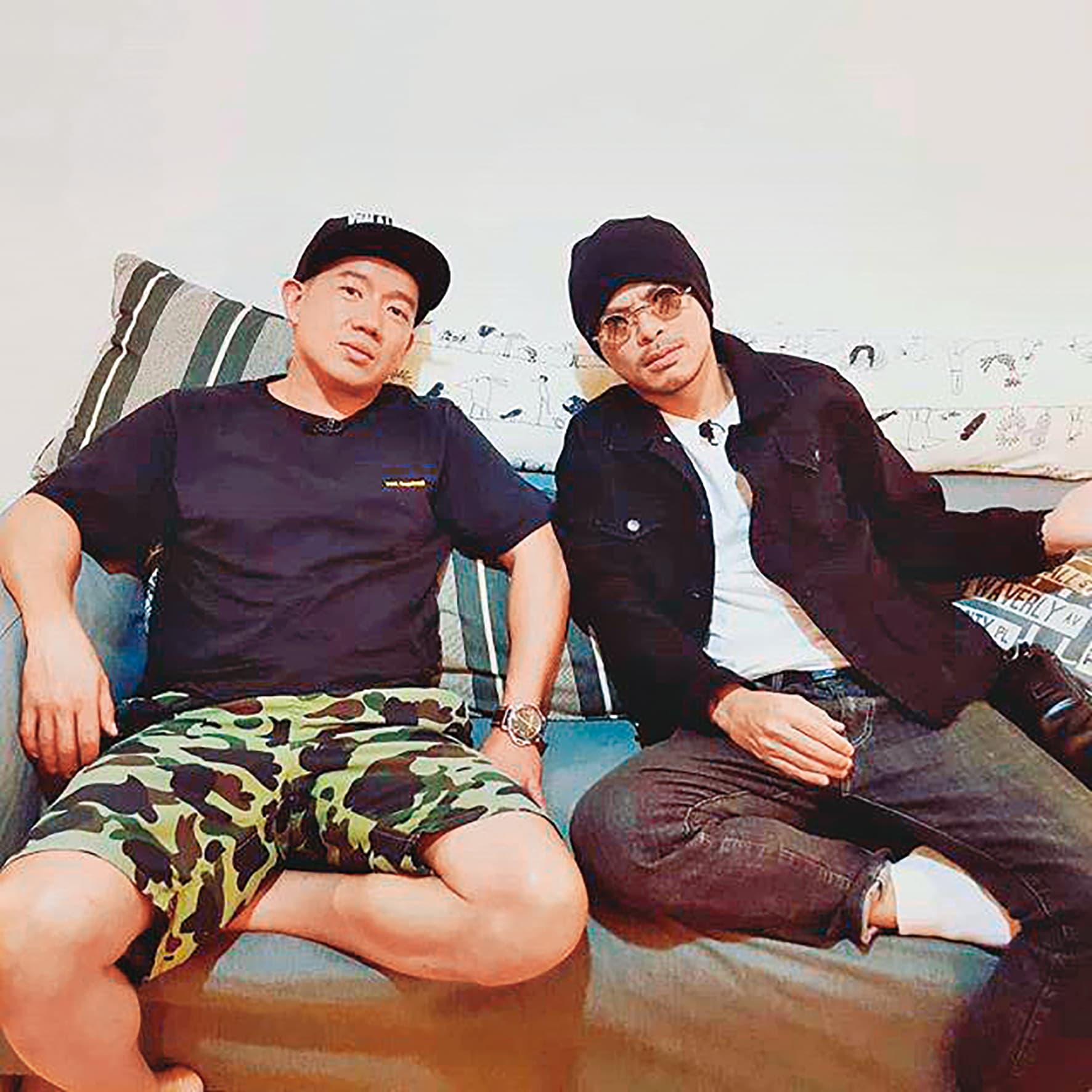 杜汶澤（左）曾製作《走佬去馬拉》節目，找來好友黃明志唱主題曲。