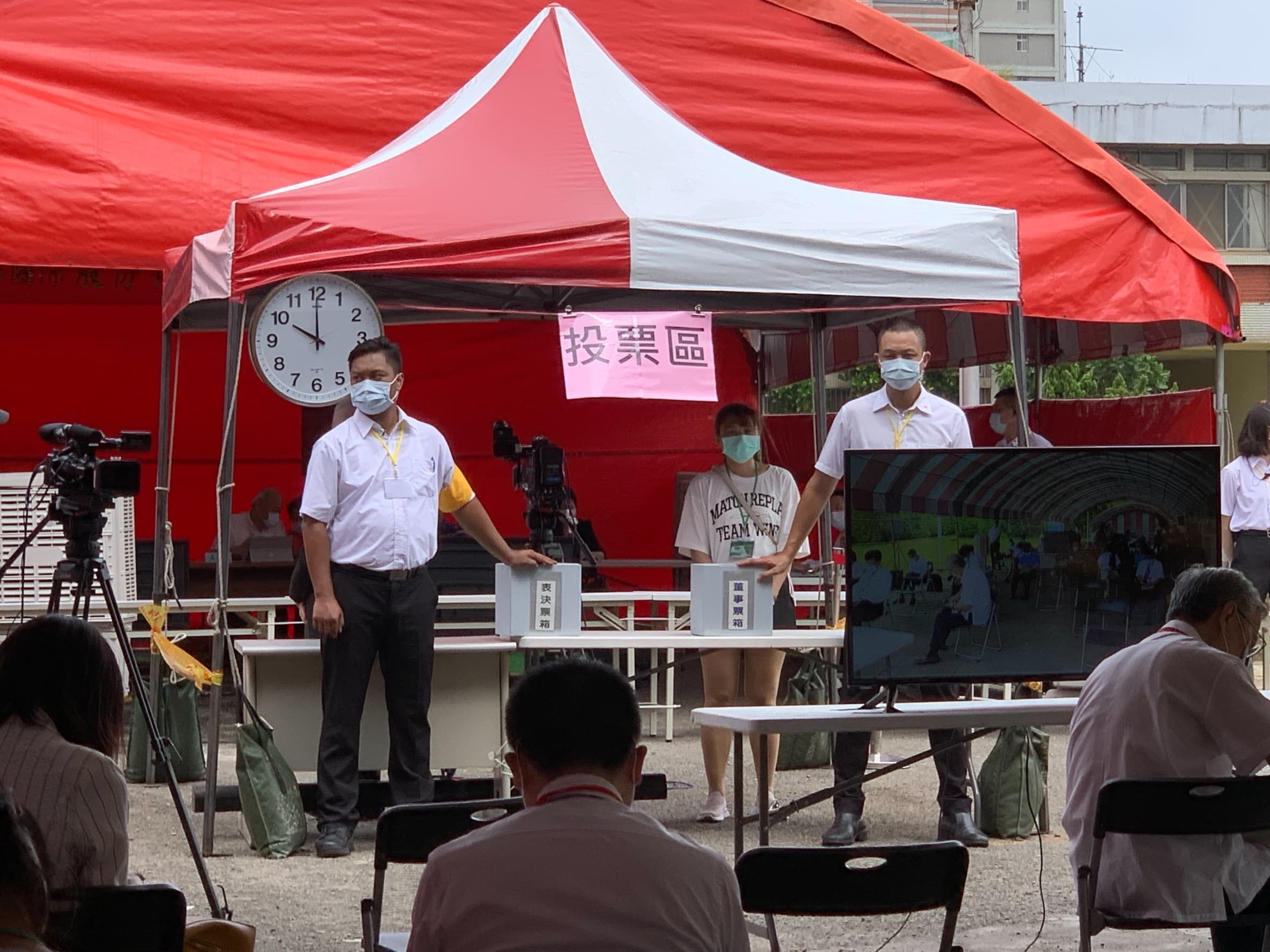 中福今日召開股東會全面改選董監，由於事關經營權紛爭，現場戒備森嚴。