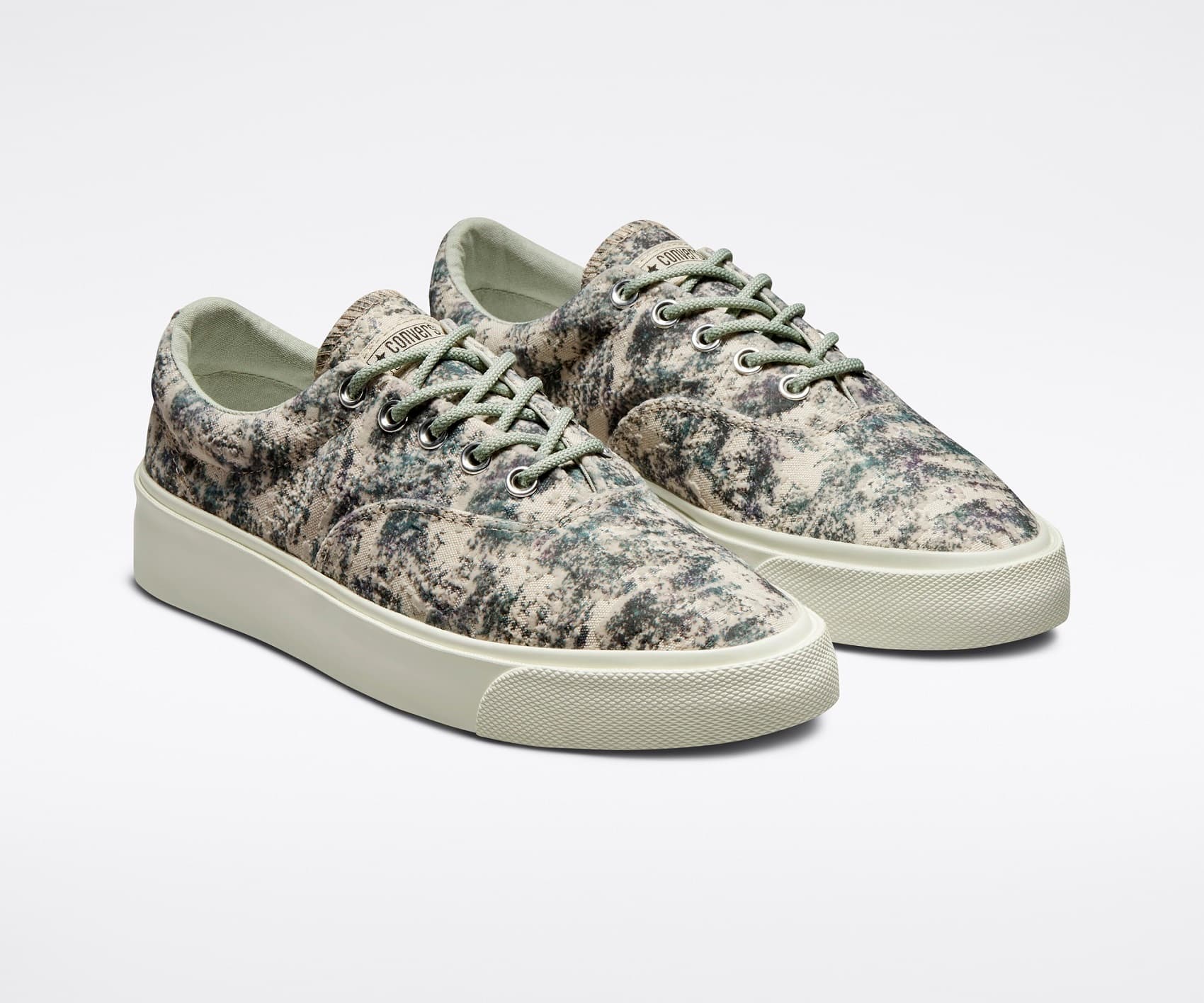 John Elliott綠色聯名Skidgrip NT$4,180 Converse。（Converse提供）