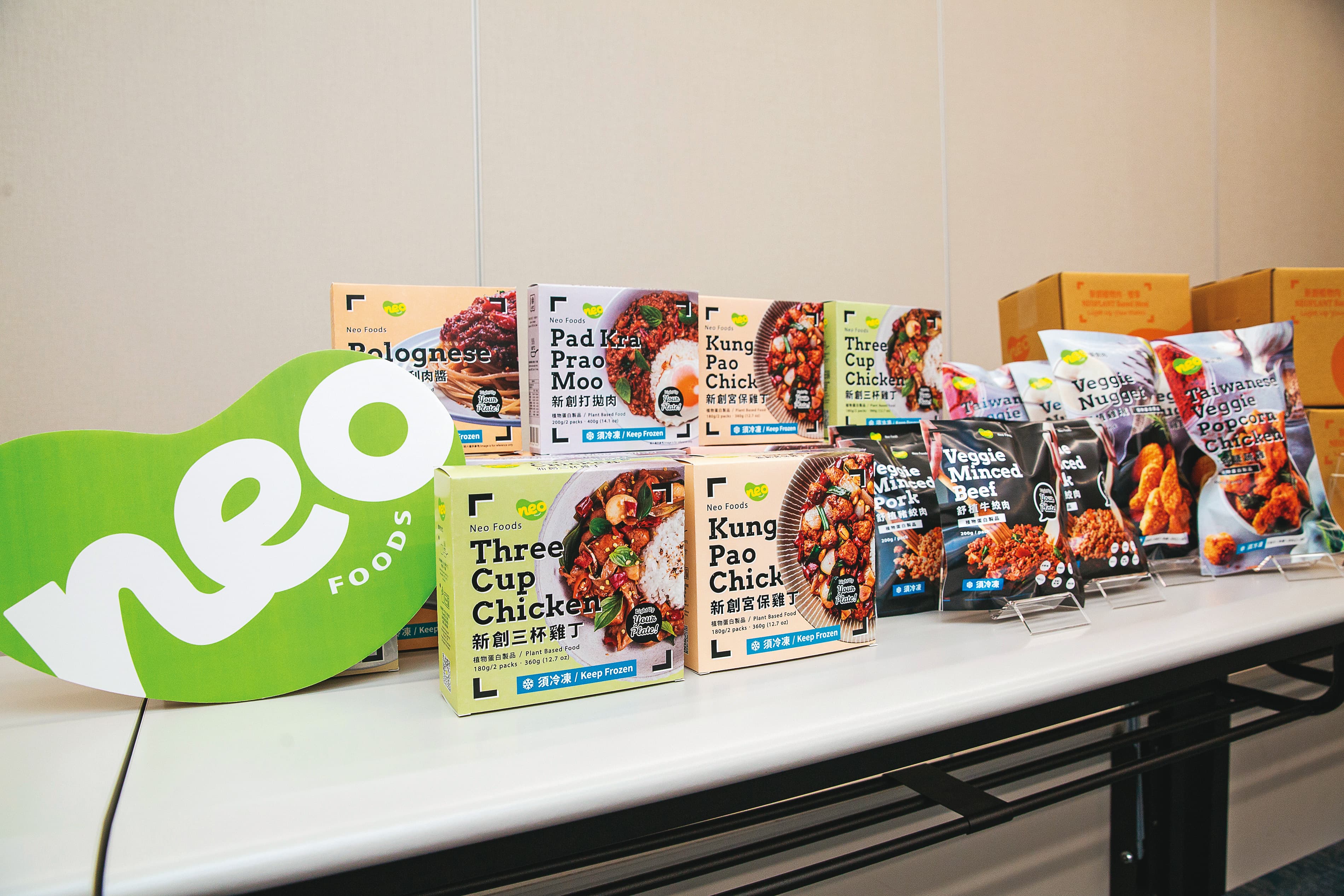 大成的植物肉品牌「NEO FOODS」已陸續打進全家及momo等超商與電商通路，成為台灣領先跨入植物肉的上市食品業者。