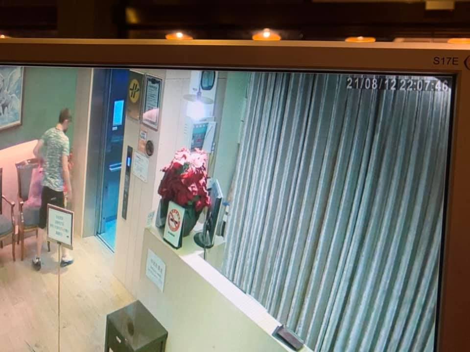 竊賊行竊的監視器截圖畫面。（當事人授權提供）