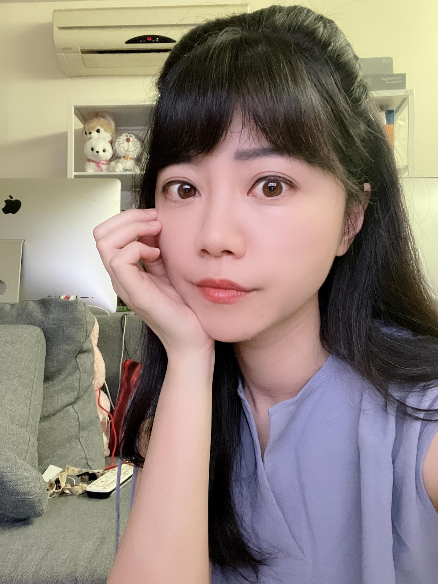 高嘉瑜PO出自拍照稱「打完高端第二天，目前一切正常，早上起床特有精神，考試都考100分了！」（翻攝高嘉瑜臉書）