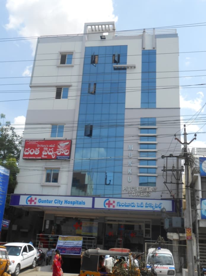 兩位受害者仍在貢土爾市立醫院接受治療。（翻攝Google街景地圖）