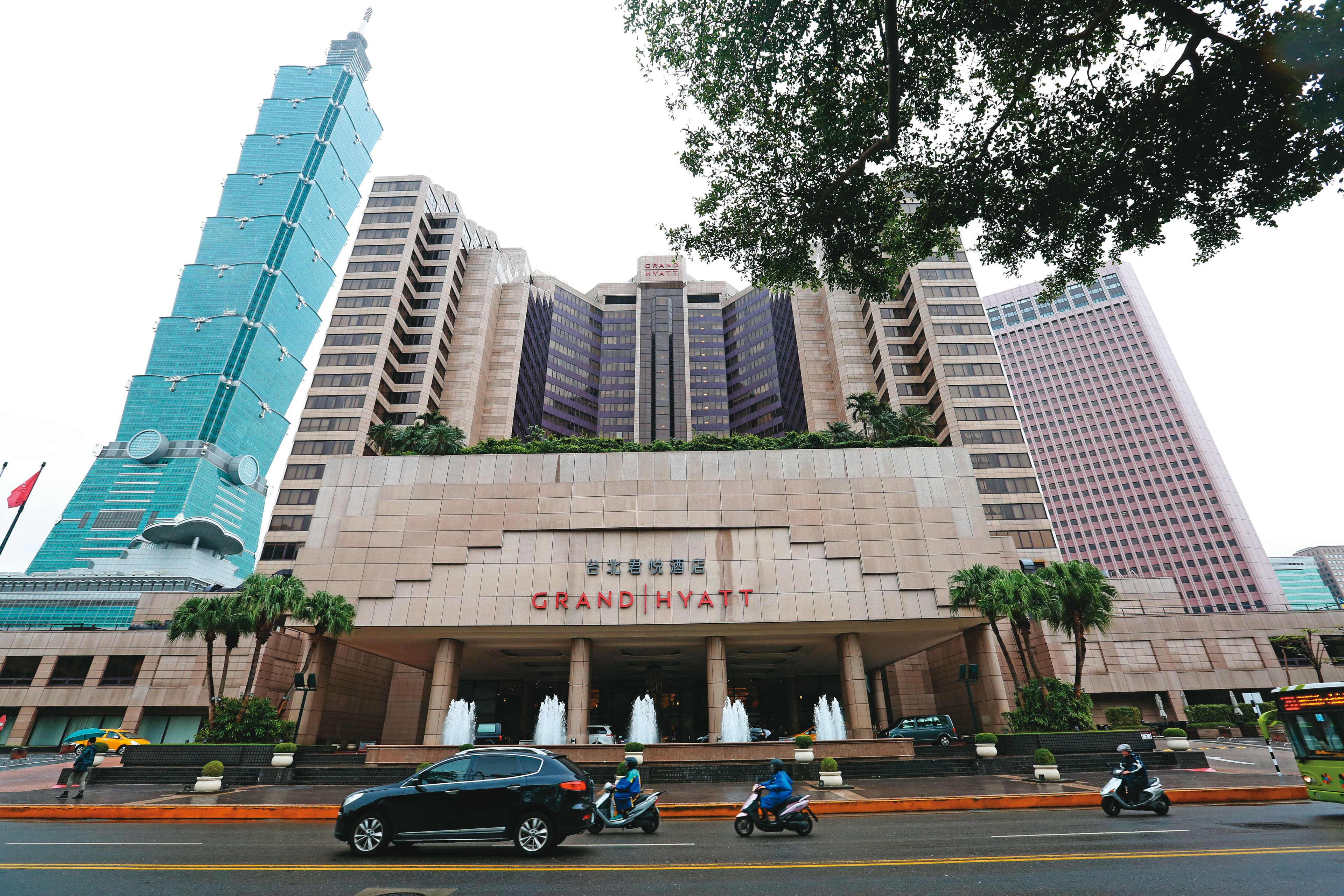 君悅酒店致力保護客人隱私，卻成為李正邦躲避勞動局稽查的保護傘。