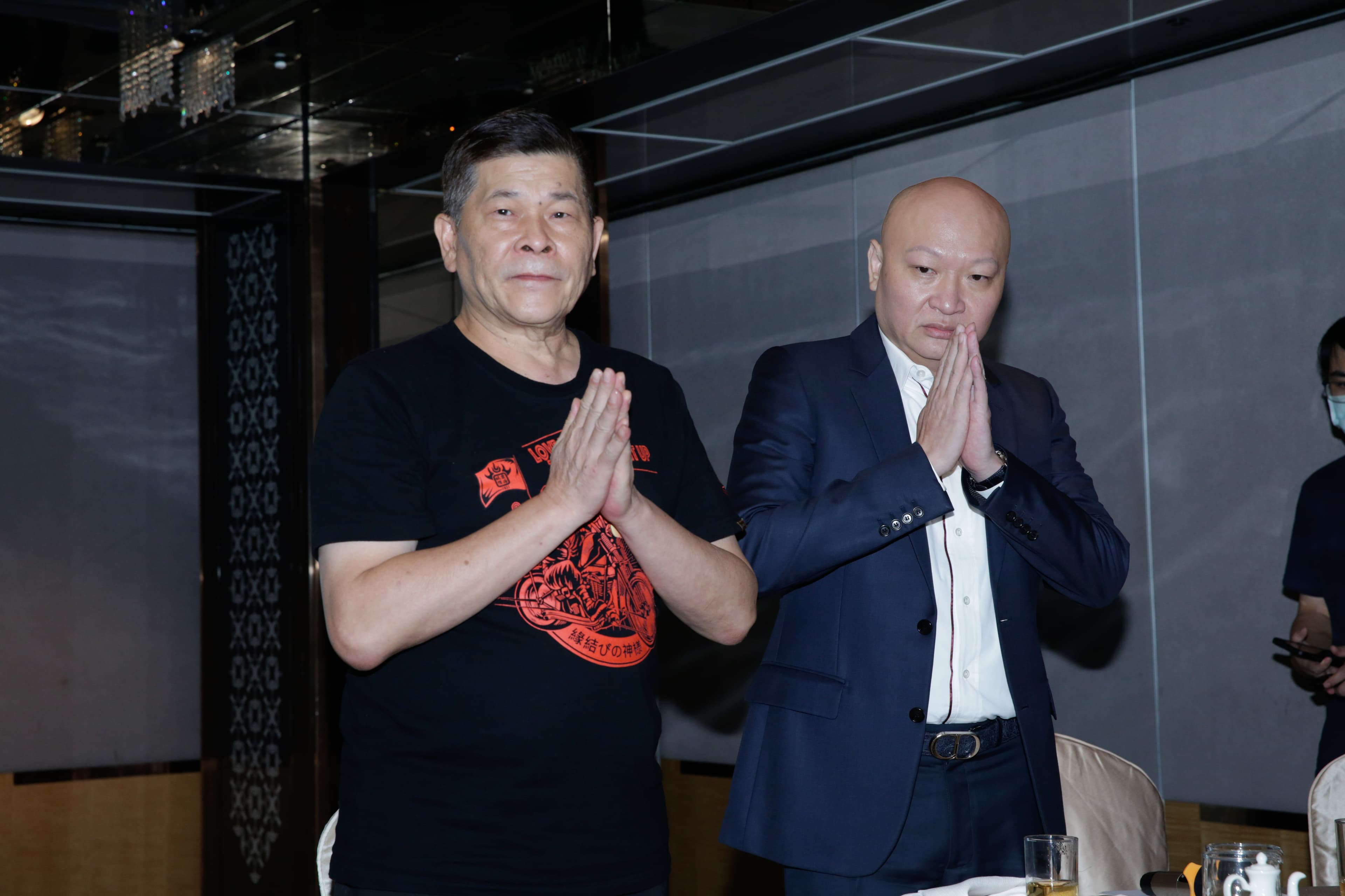 林董多次出面為澎恰恰聲援，並發下豪語，一年後剩下債務都由他來還。