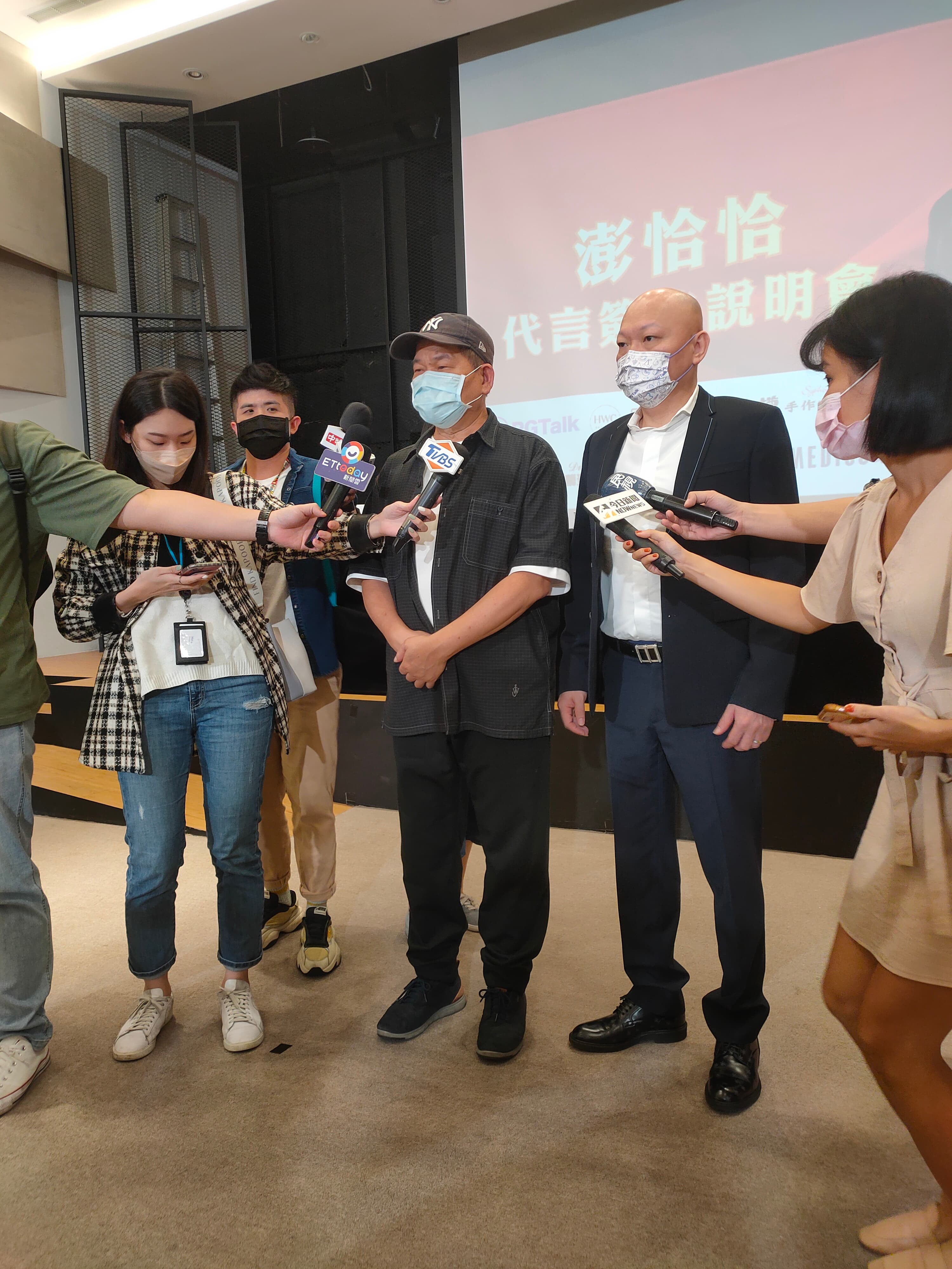 林董（右）放話若澎恰恰（左）再亂借錢，就不再幫他處理。
