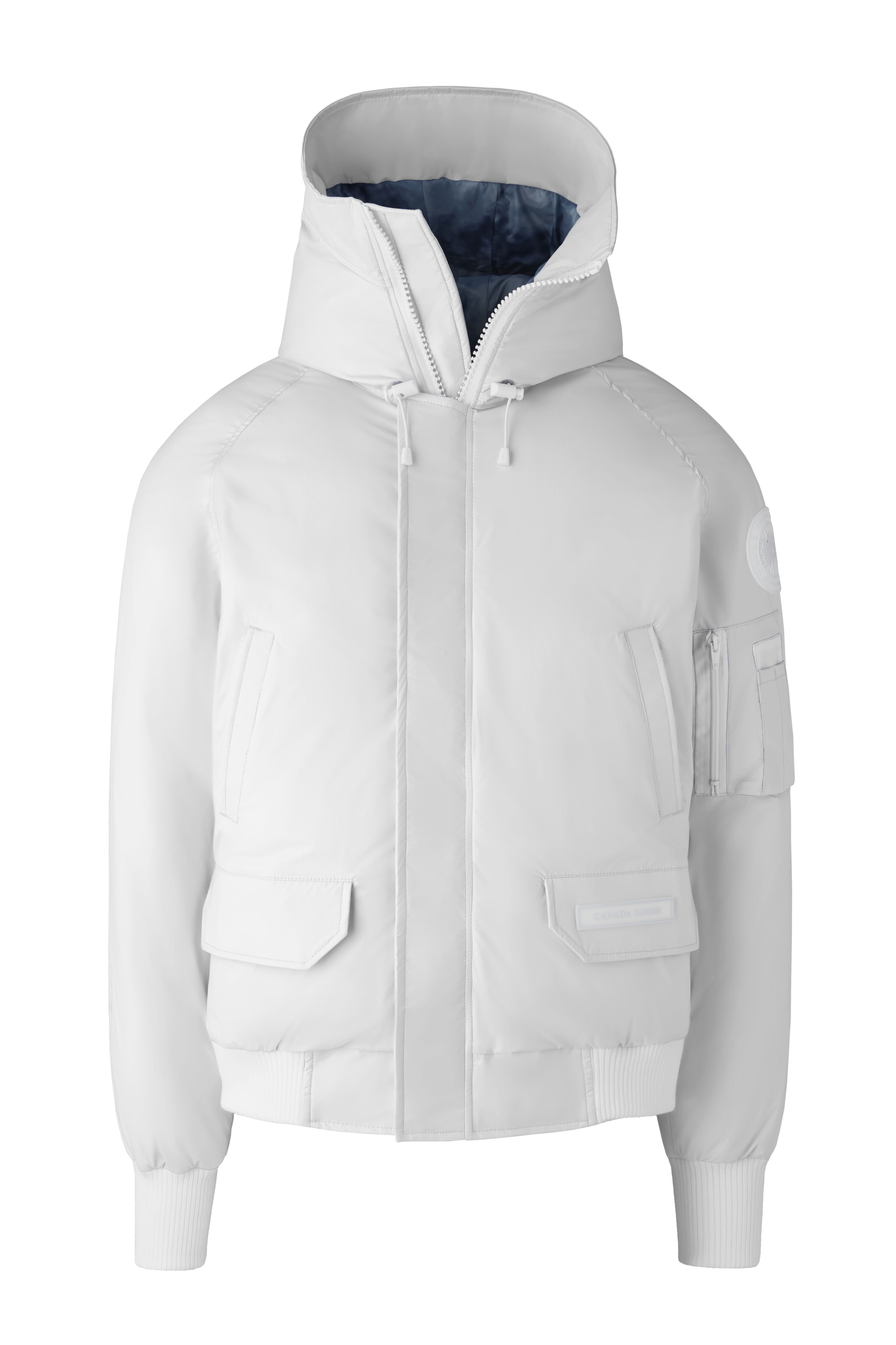 Glacial Haze系列冰川白Chilliwack飛行員夾克。US$1,095（Canada Goose提供）