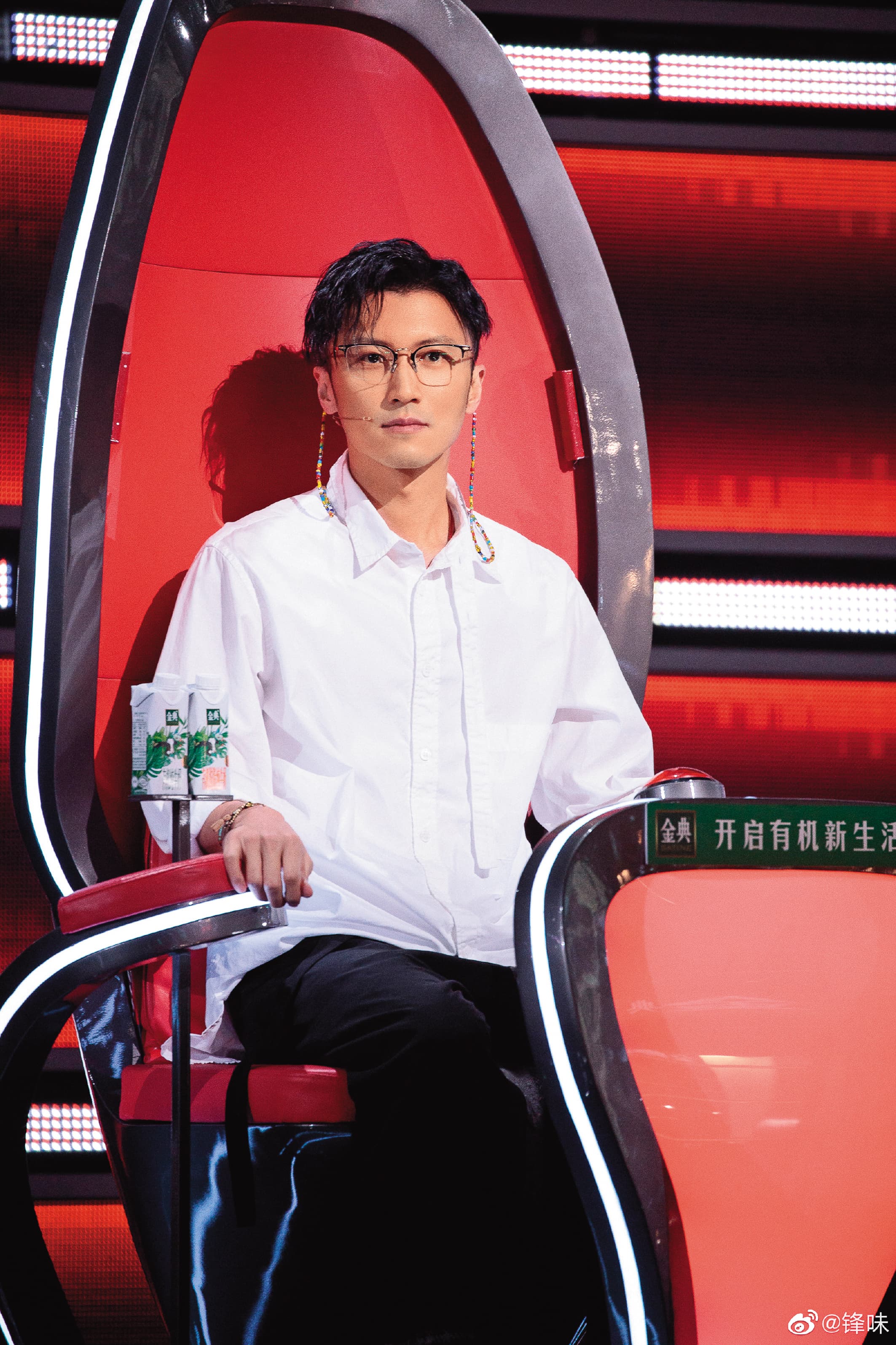 網上曾瘋傳謝霆鋒長子Lucas受訪埋怨父親不聞不問，謝霆鋒罕見怒發聲明，力斥傳言不實，他與兒子們相處融洽。（翻攝自鋒味微博）