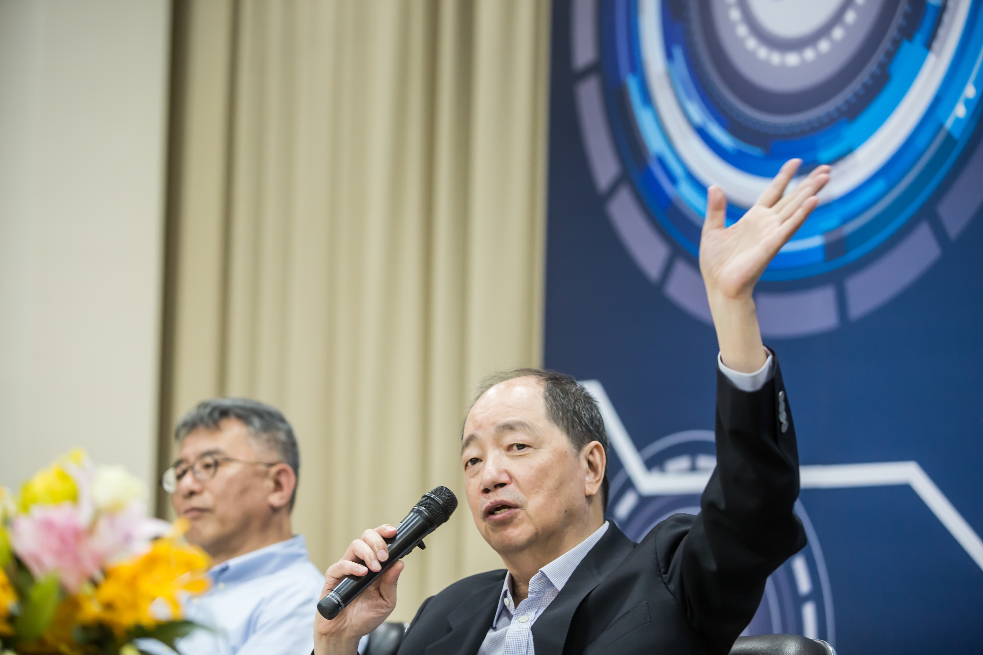 日月光董事長張虔生表示，公司將持續以更積極、更正面的態度，為永續經營盡最大的努力。