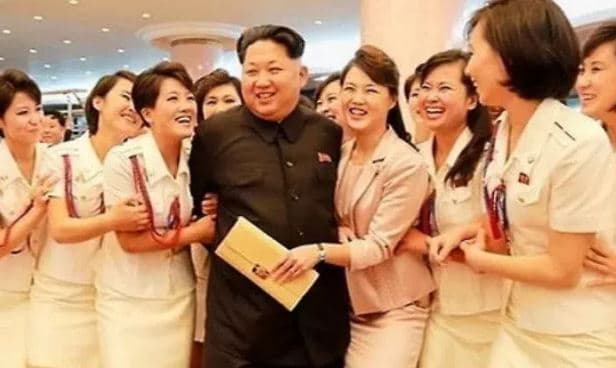 被選出的冠亞軍，將陪金氏家族遊玩唱歌。（翻攝朝鮮中央通訊社）