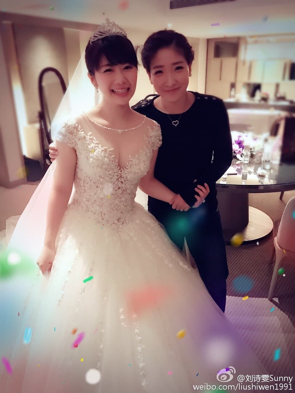 福原愛（左）跟劉詩雯是好閨密，結婚時劉還特地飛來台灣喝喜酒。（翻攝劉詩雯微博）