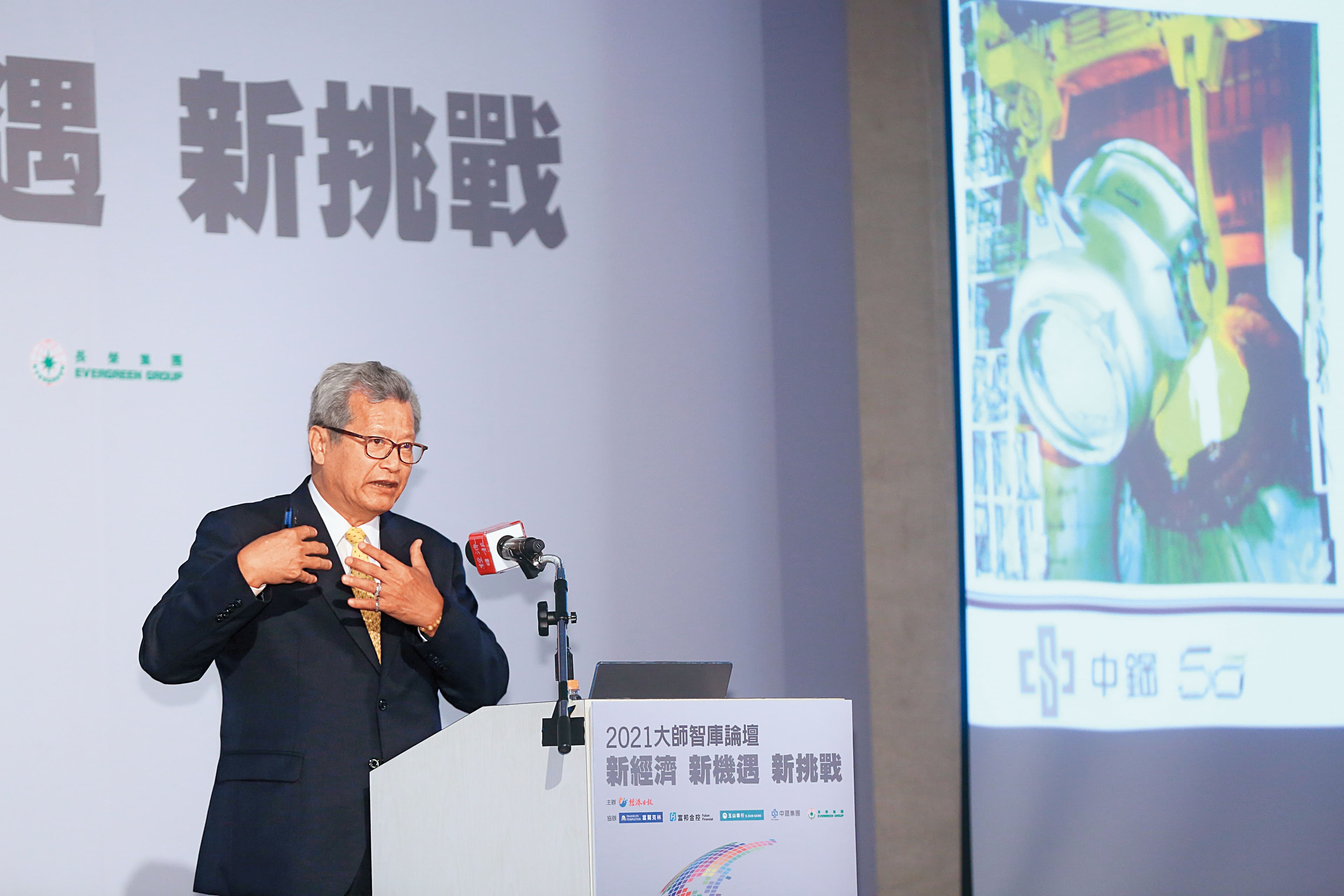中鋼發起的鋼化聯產要建置全台第一套示範產線，預計每年減碳24萬噸。圖為中鋼董事長翁朝棟