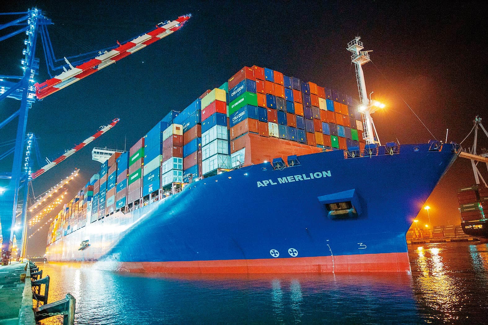 美國塞港情況難解，供應鏈瓶頸仍將延續至2022年。（翻攝自Port of Los Angeles臉書）