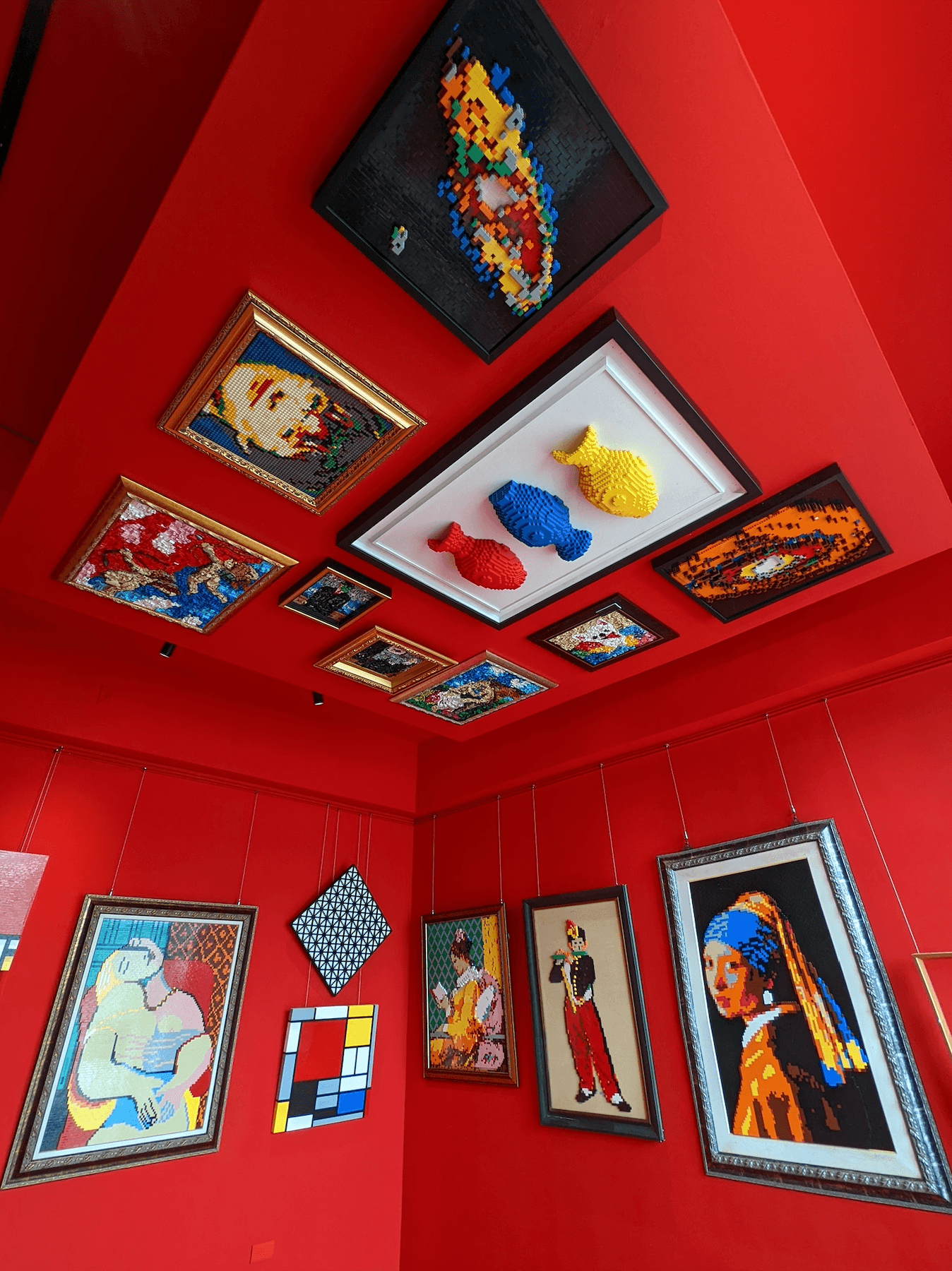 「噴樂色畫」展區有趣味的世界名畫。