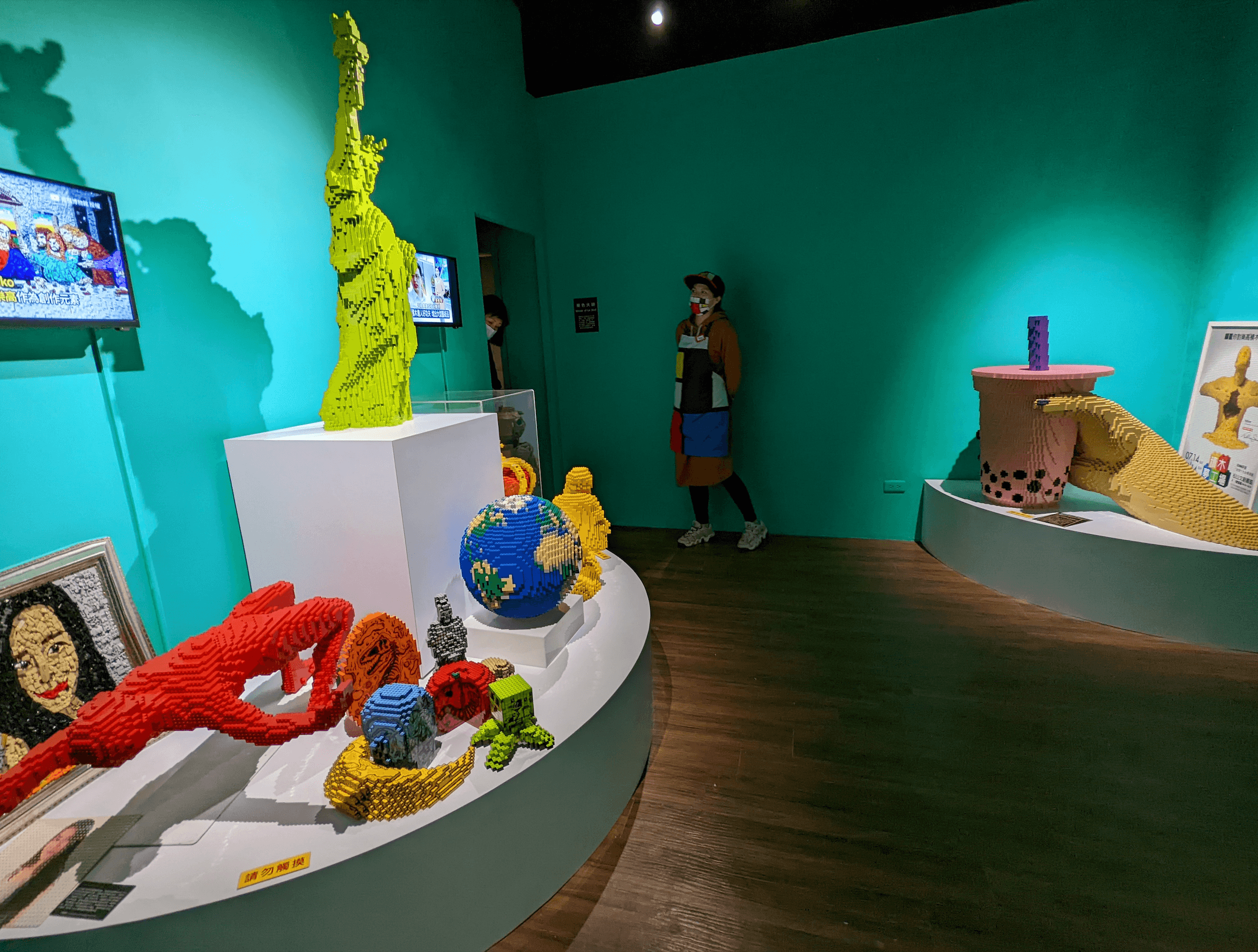 「樂色山」展示樂高積木有無限可能。