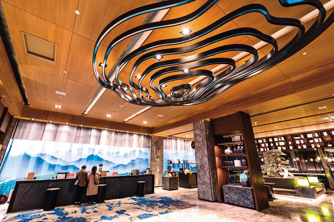 以山海元素做設計發想的「沁海館」大廳。 