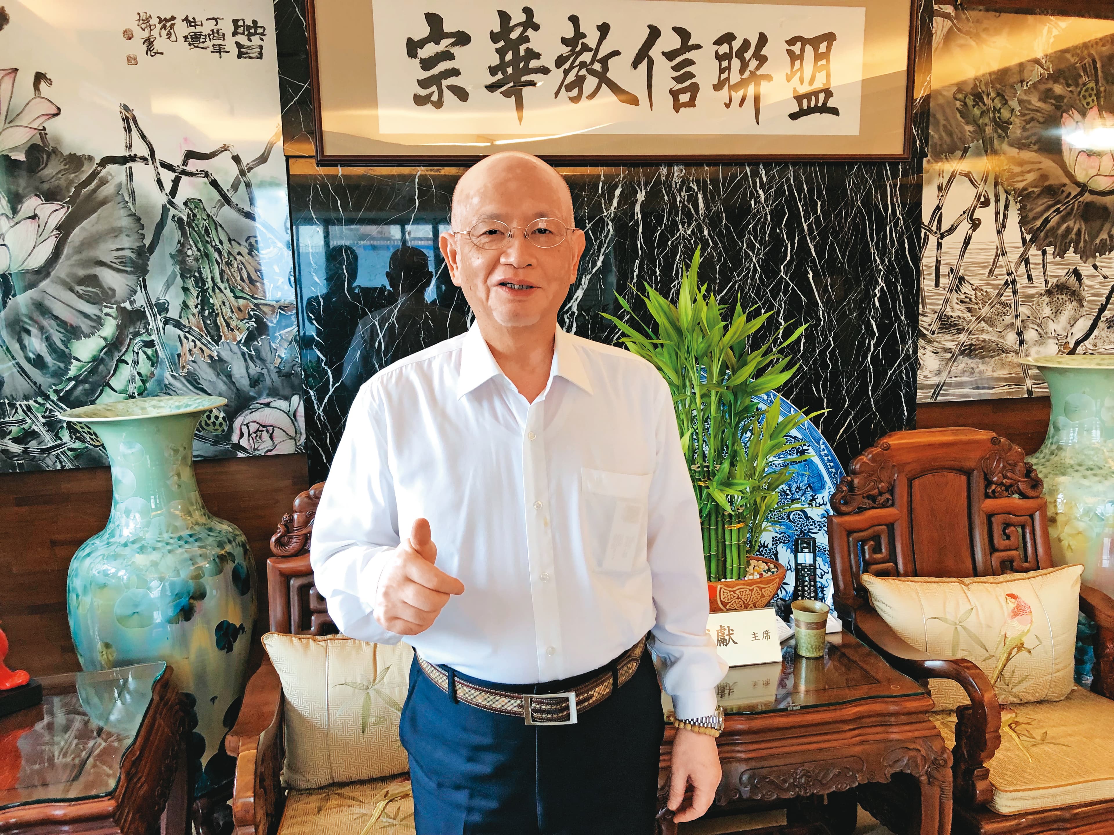 朱武獻（圖）痛批嚴雋泰夫婦利用土地交易案詐財，他聲請法院強制執行扣產，嚴家卻鎖門關燈，有隱匿財產之嫌。
