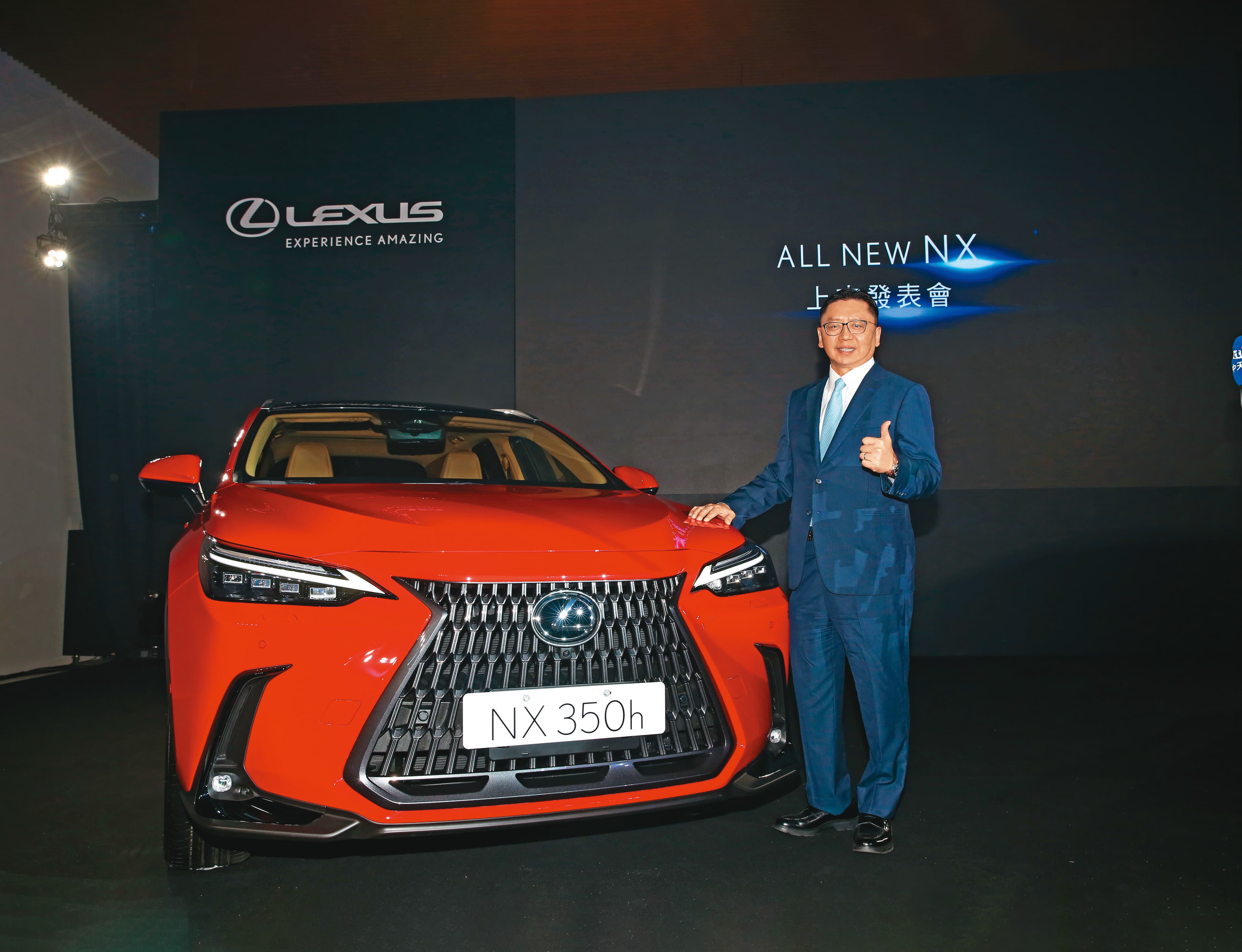 和泰車日前發表全新豪華休旅神車LEXUS NX，蘇純興矢言要從德國賓士手中搶回豪華車王座。