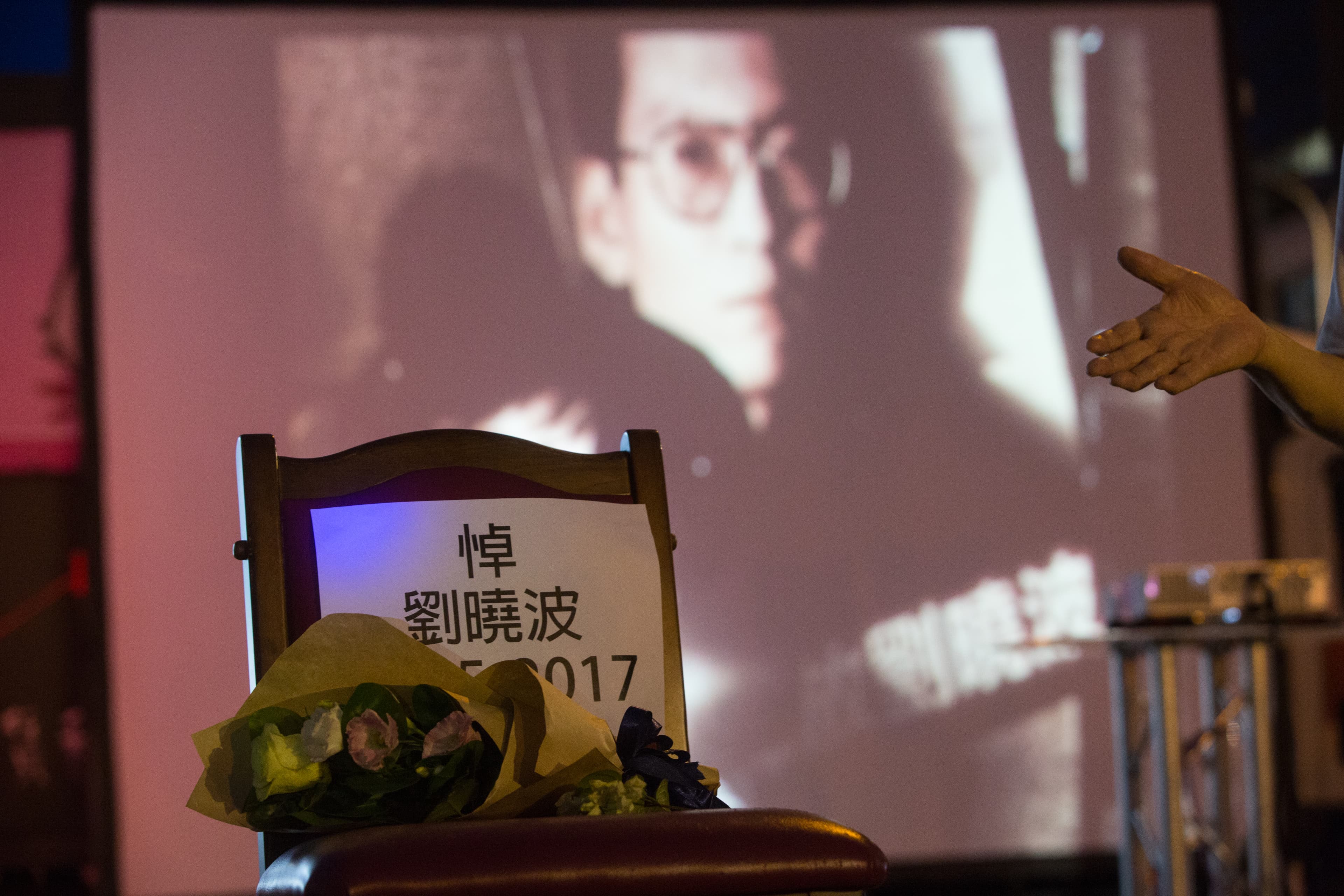 劉曉波入獄後獲頒諾貝爾，不過直到其逝世前都無法親自領獎；圖為2017年劉曉波追思會。（本刊資料照）