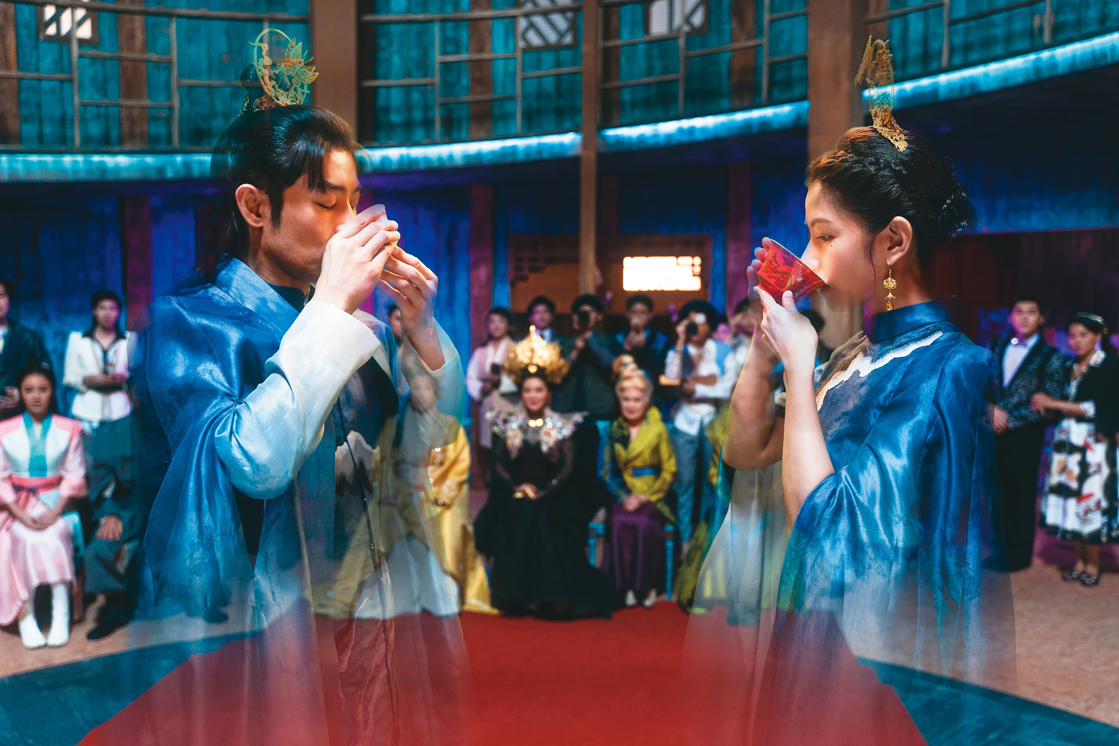 《孟婆客棧》融合電腦特效打造奇幻感（圖），架設大型綠幕攝影棚製作特效場景，額外增加不少費用。（民視、武童文化提供）