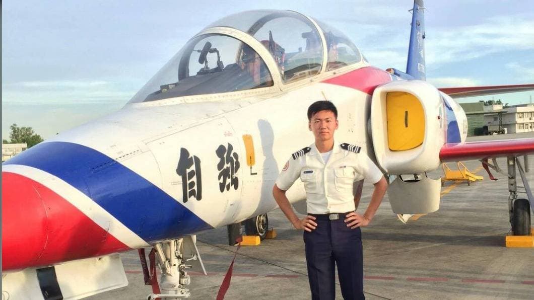 空軍上尉陳奕目前失聯，軍方正在努力協尋中。（空軍官校提供）
