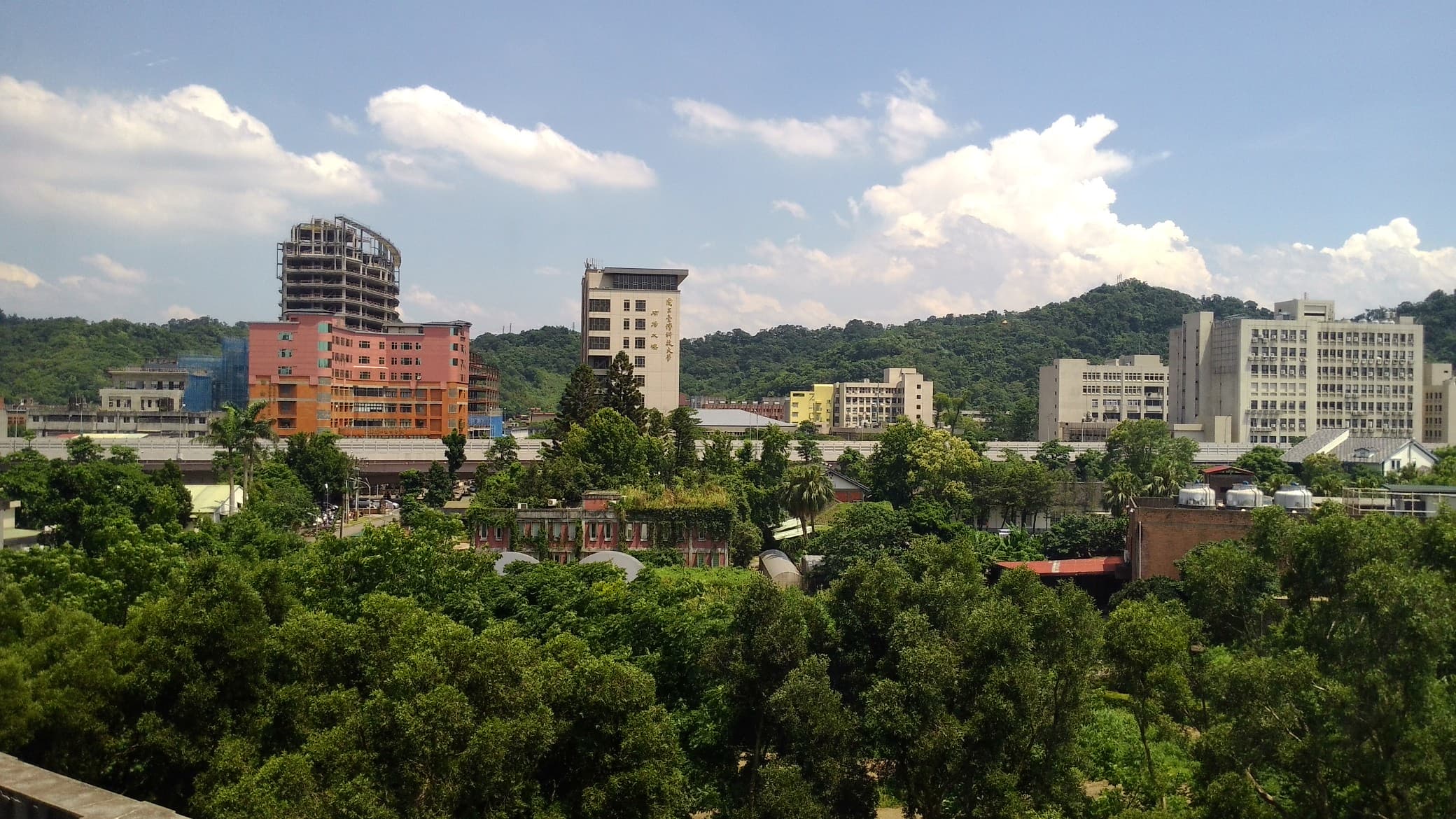 國立台科大稍早發表聲明，強調校園宿舍並不適用於挖礦和營利事業。（示意圖，翻攝維基百科）